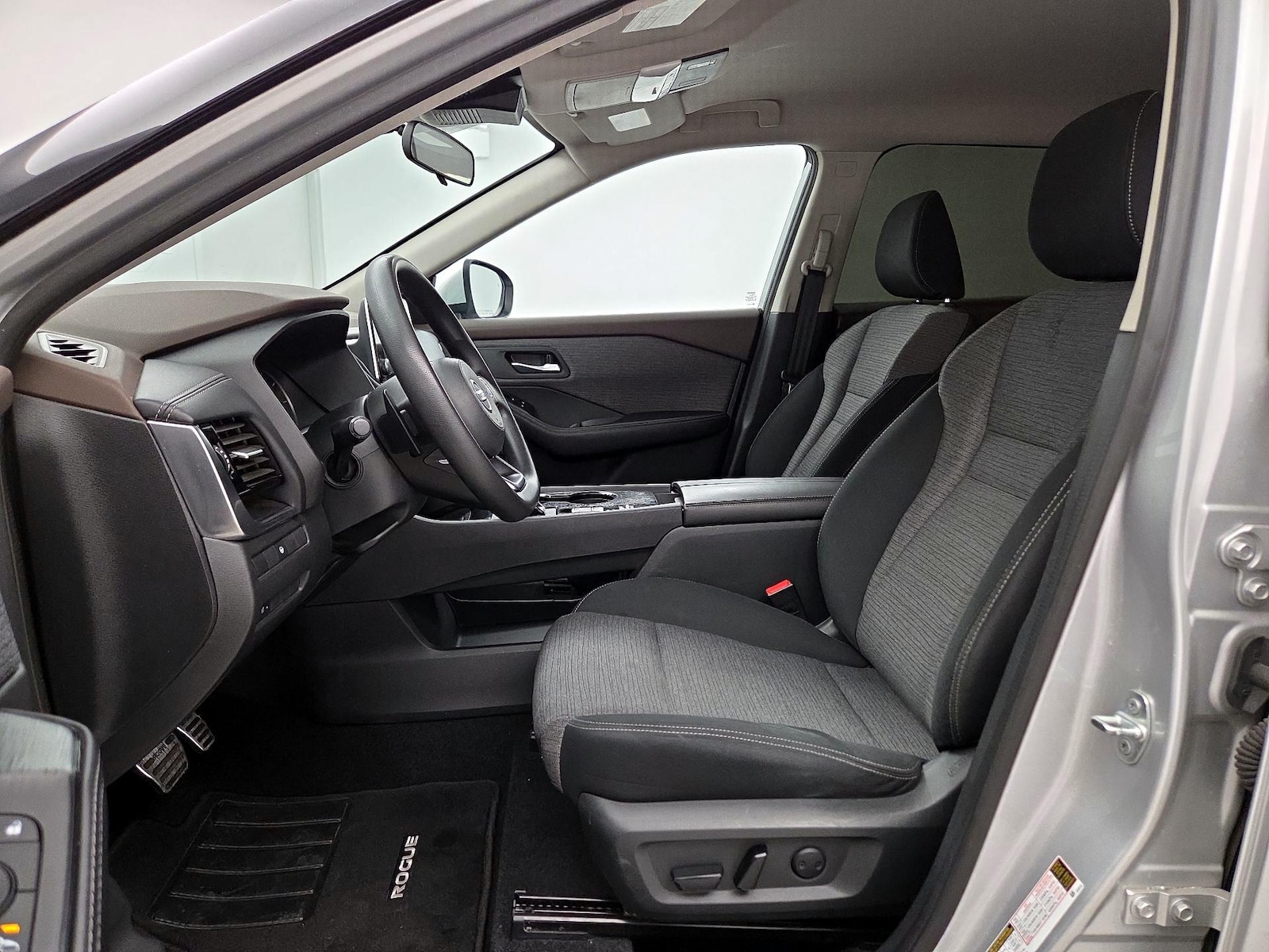 2021 Nissan Rogue SV - Photo 12