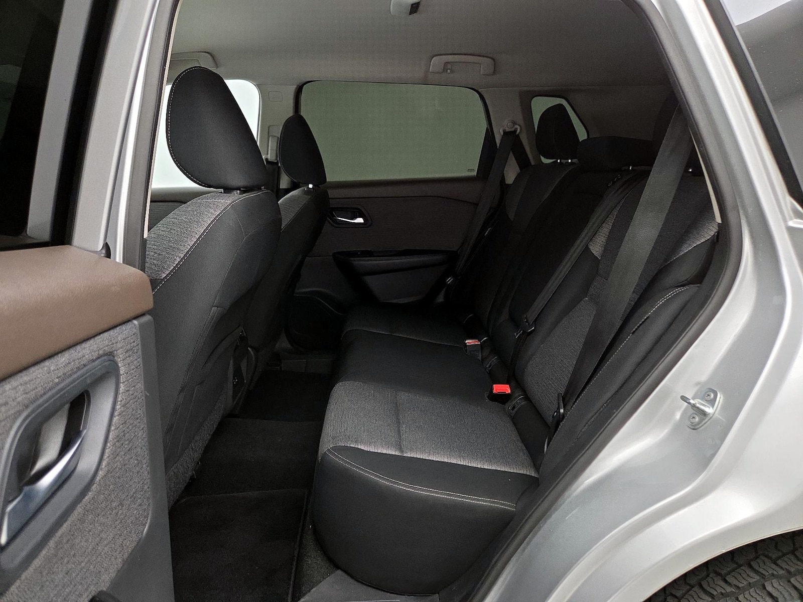 2021 Nissan Rogue SV - Photo 20