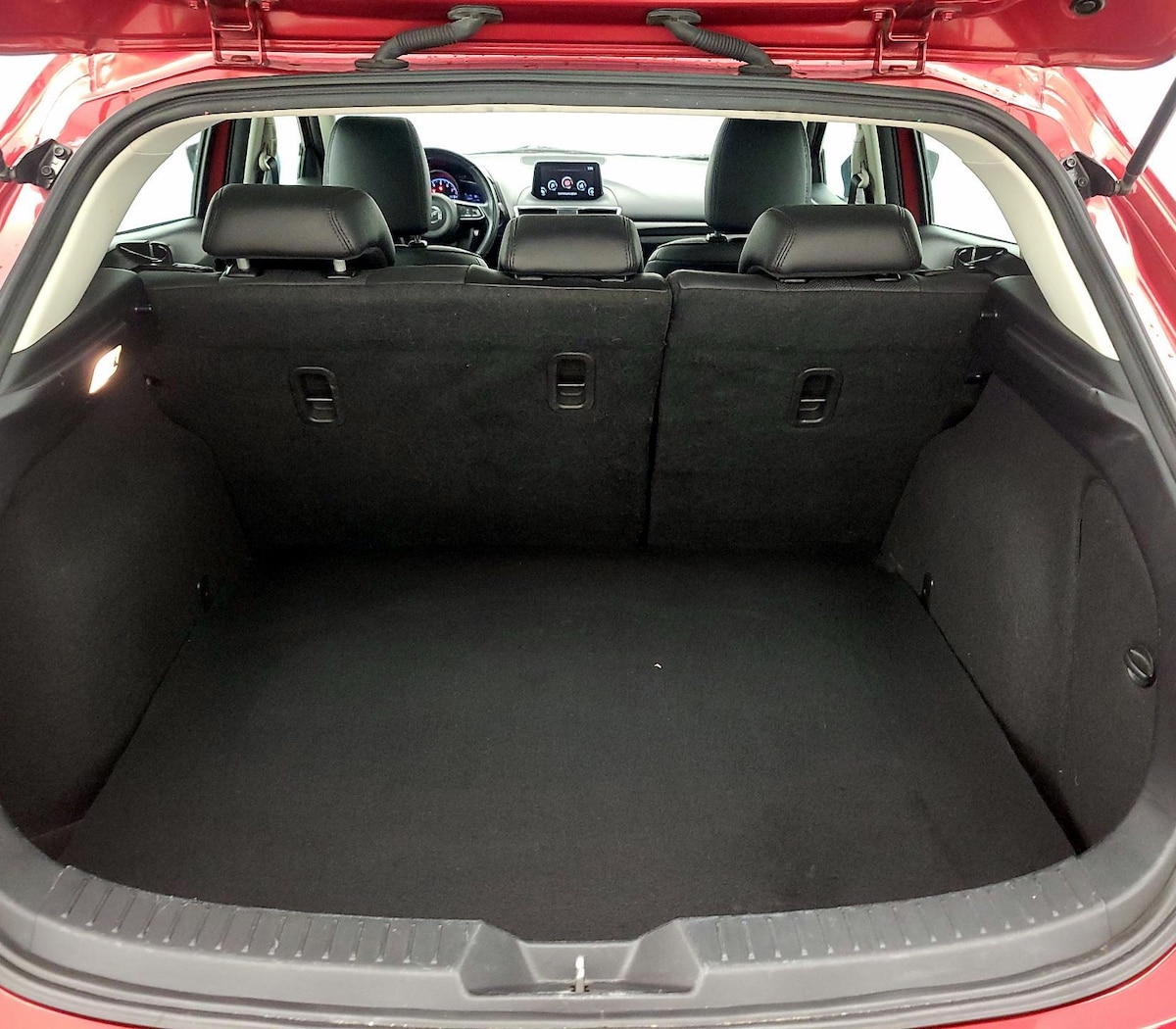 Trunk/Cargo (Seats Up)