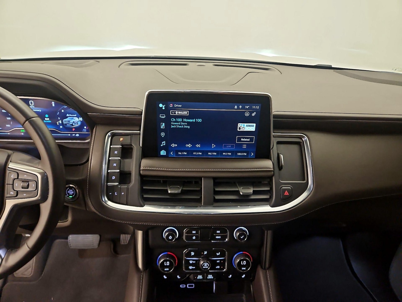 2023 Chevrolet Suburban LT - Photo 10