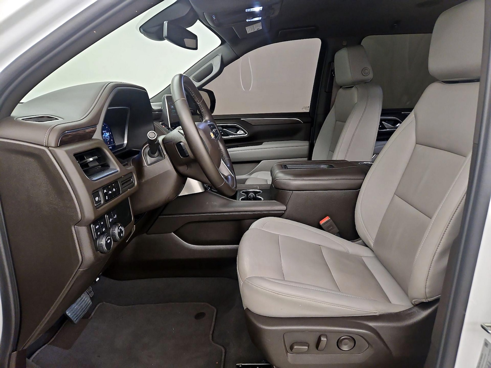 2023 Chevrolet Suburban LT - Photo 12