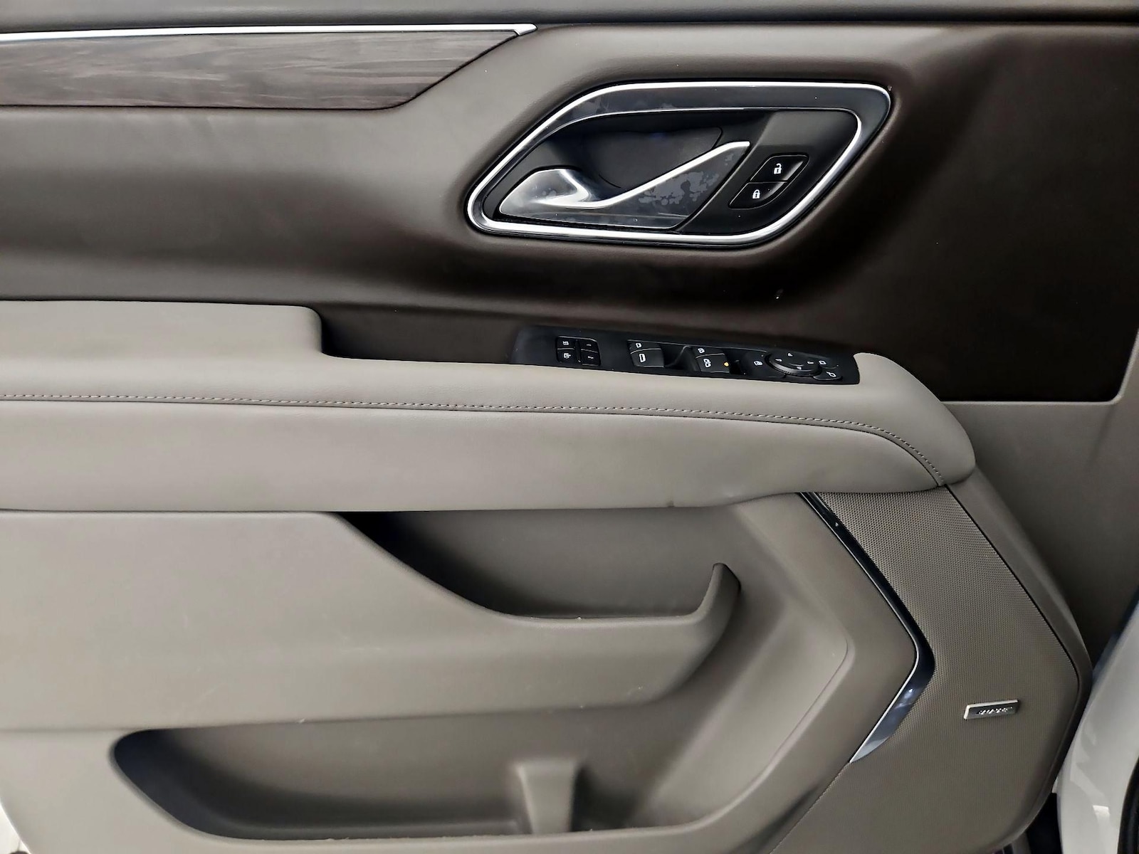 2023 Chevrolet Suburban LT - Photo 13