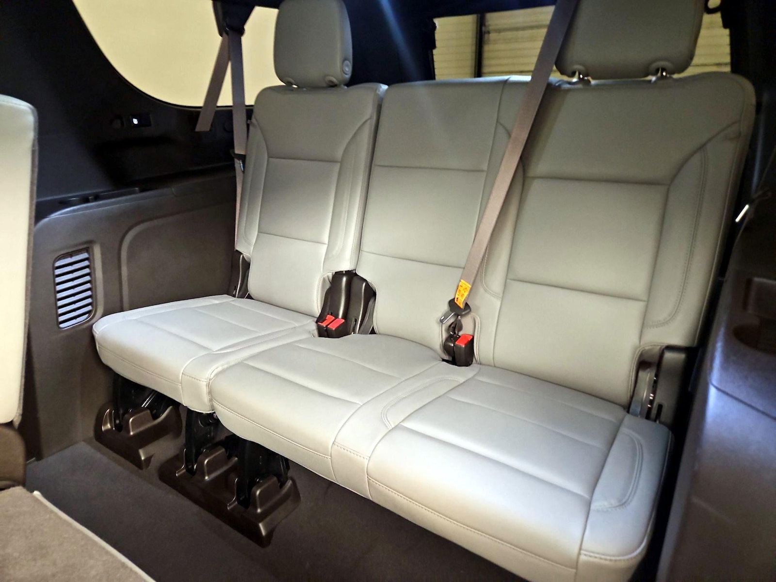 2023 Chevrolet Suburban LT - Photo 21