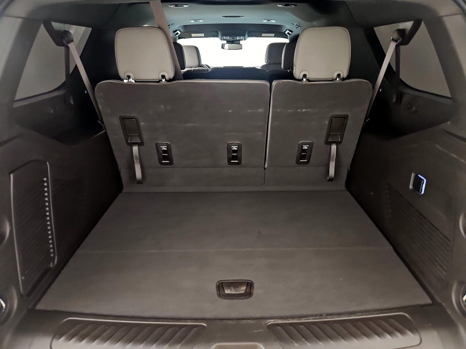 2023 Chevrolet Suburban LT - Photo 22