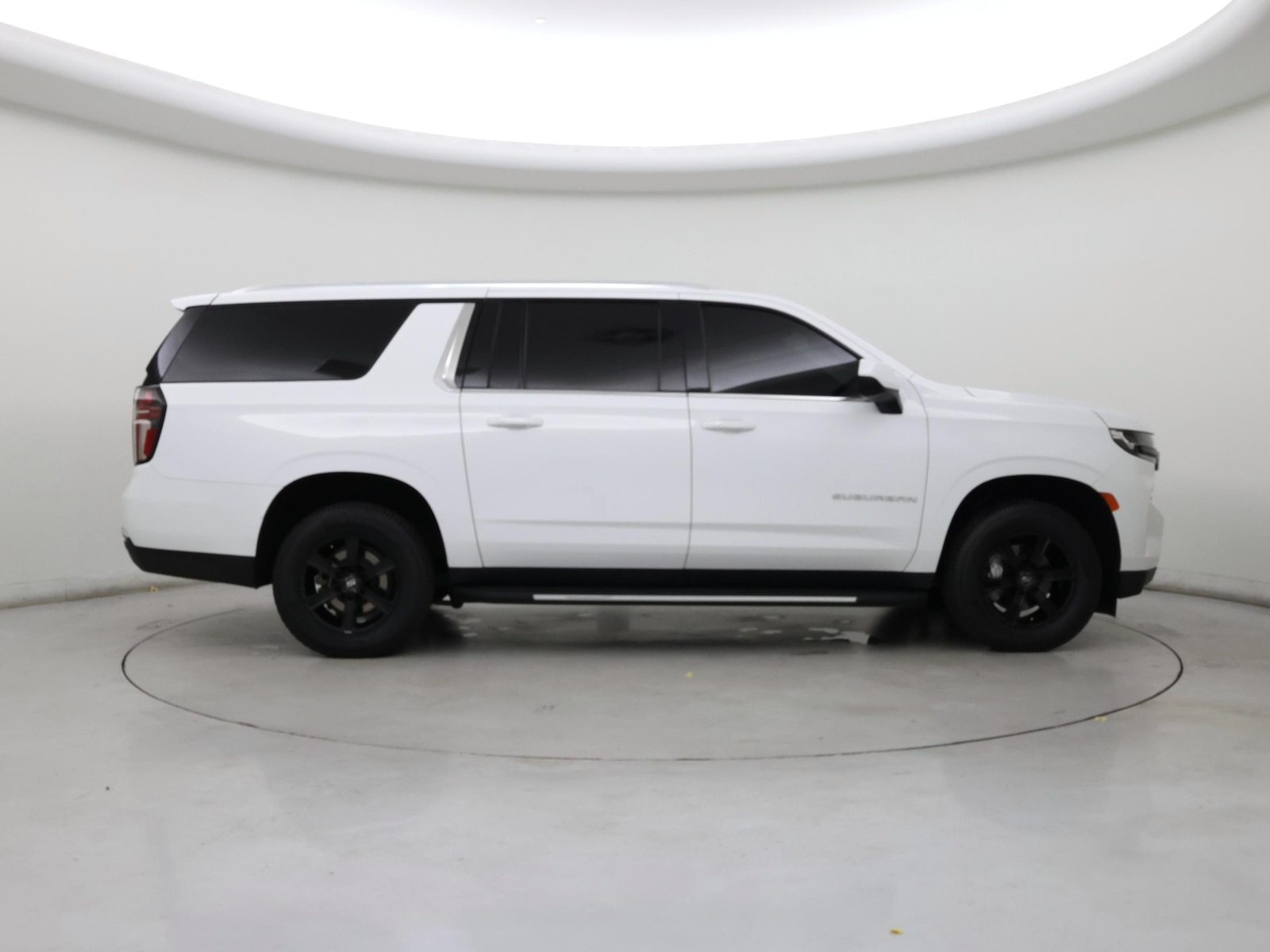 2023 Chevrolet Suburban LT - Photo 8