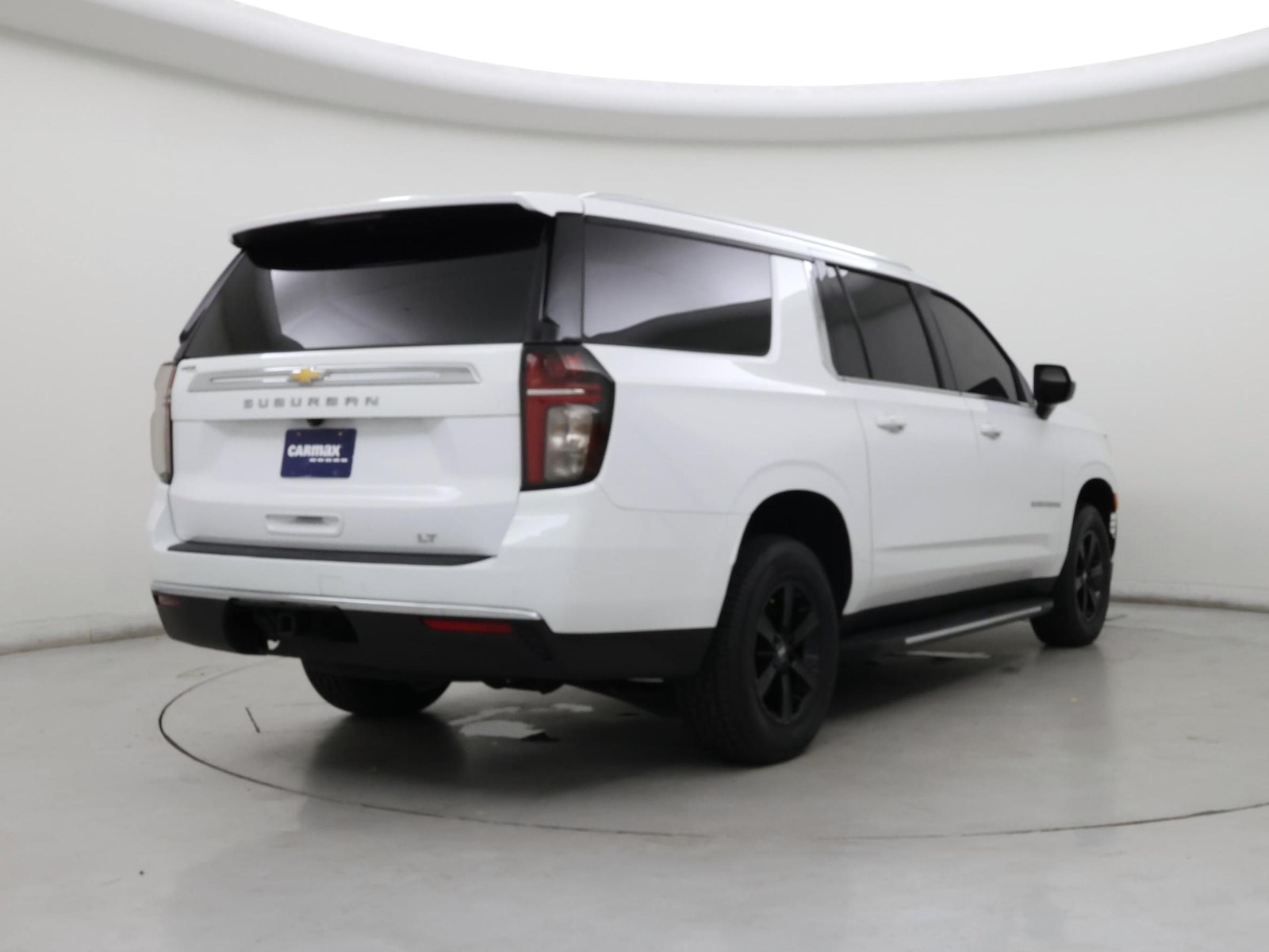 2023 Chevrolet Suburban LT - Photo 9