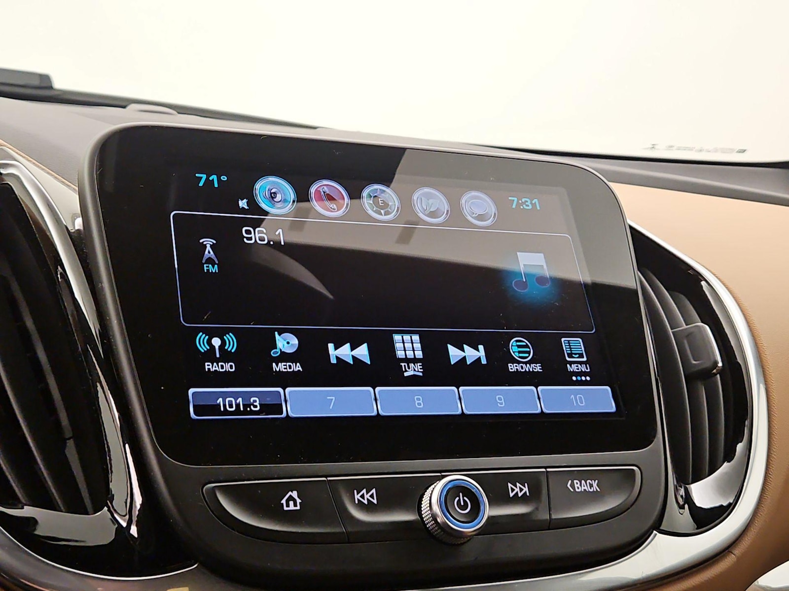 2017 Chevrolet Volt Premier - Photo 17