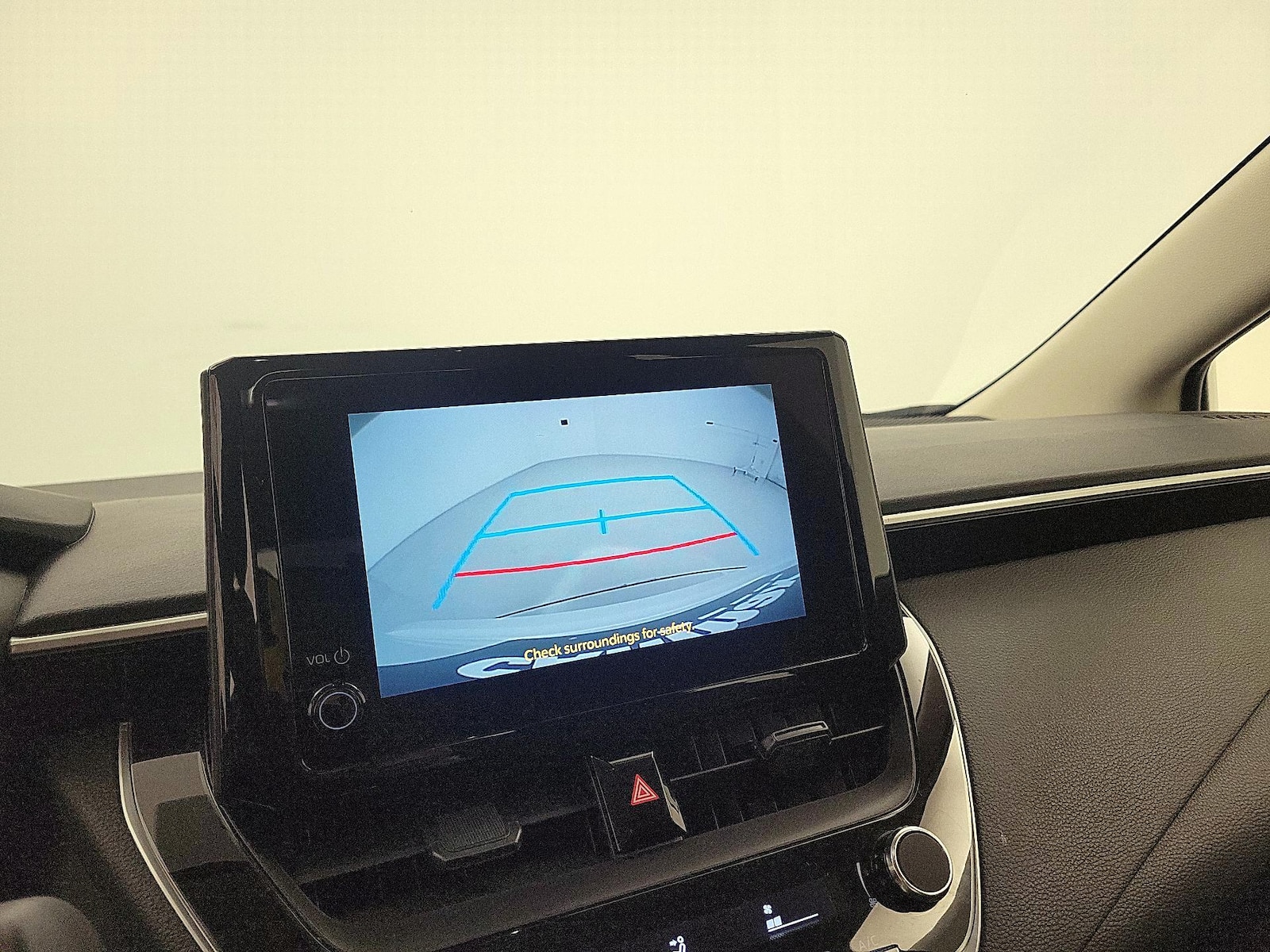 2025 Toyota Corolla LE - Photo 15