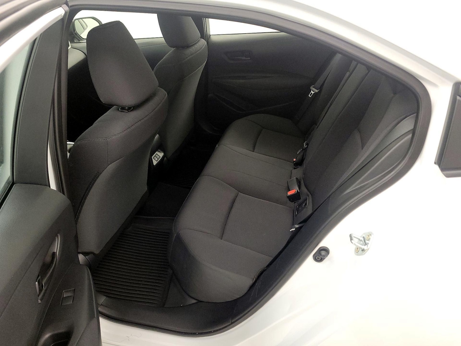 2025 Toyota Corolla LE - Photo 20