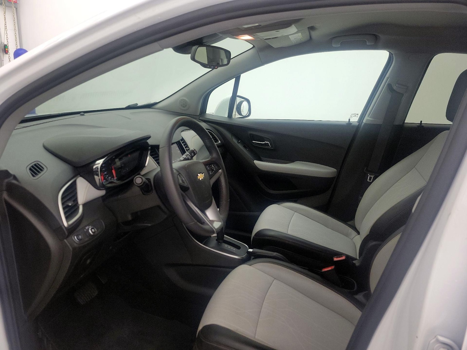 Power Seat(s) & Side Airbags