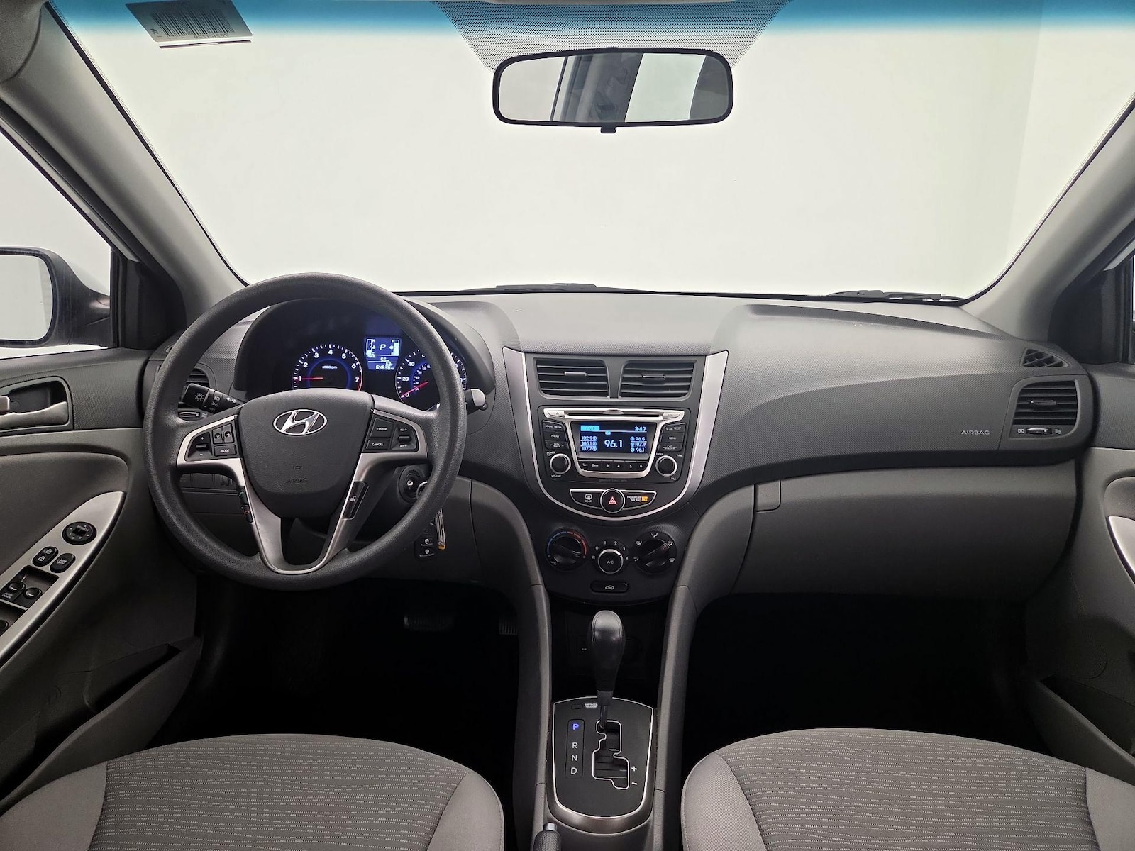 2016 Hyundai Accent SE - Photo 10