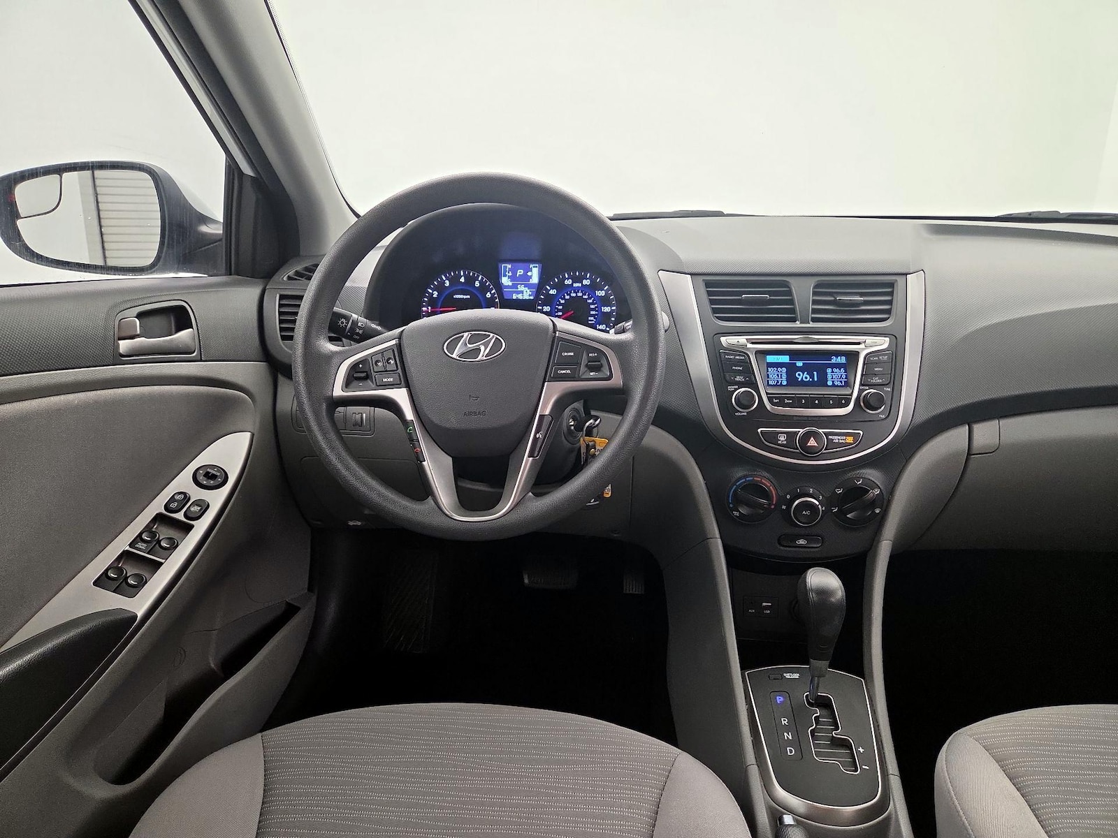 2016 Hyundai Accent SE - Photo 11