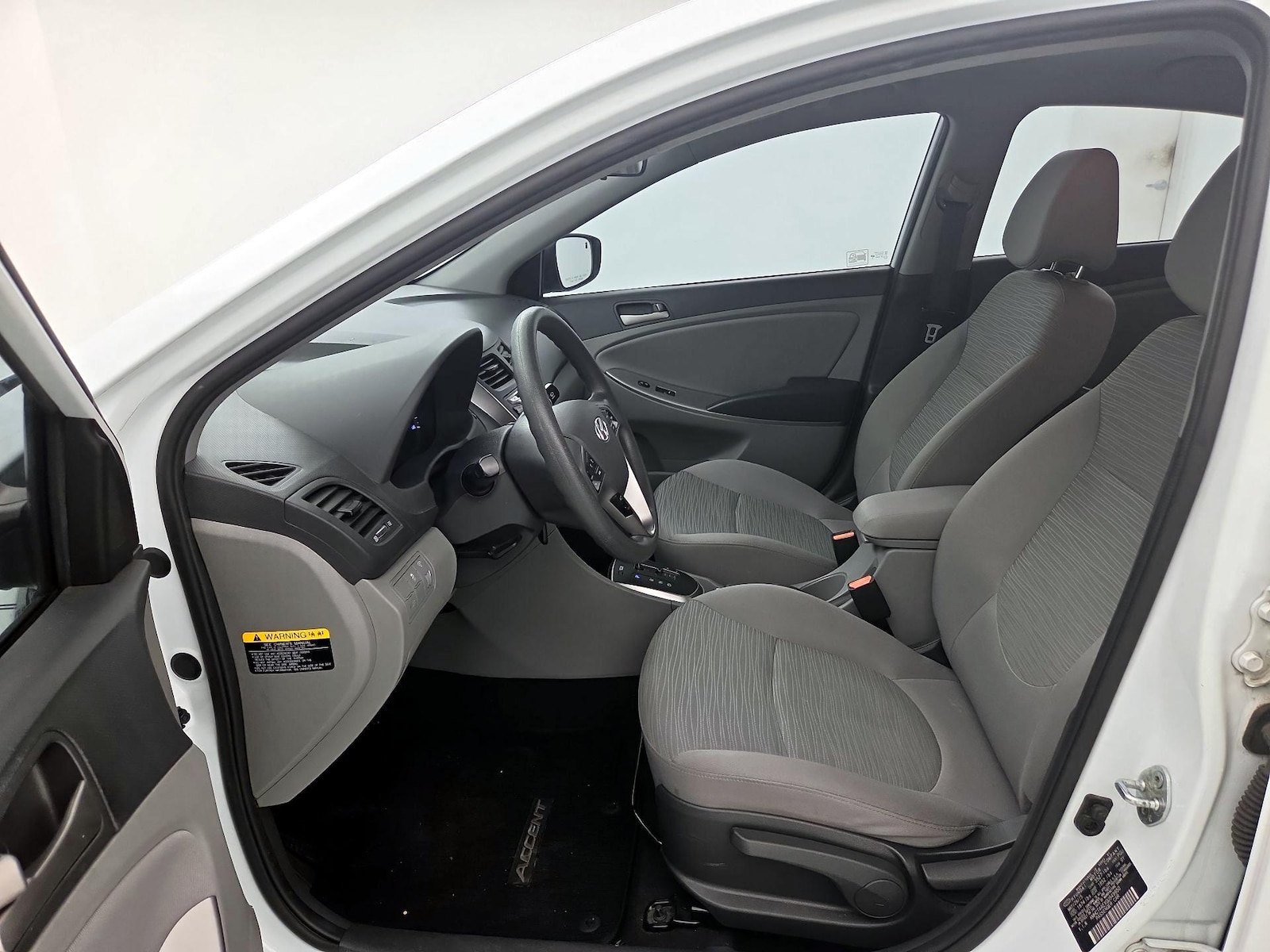 2016 Hyundai Accent SE - Photo 12