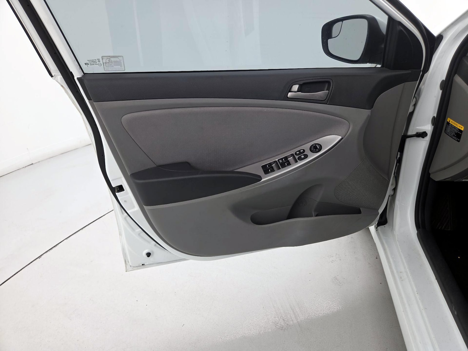 2016 Hyundai Accent SE - Photo 13