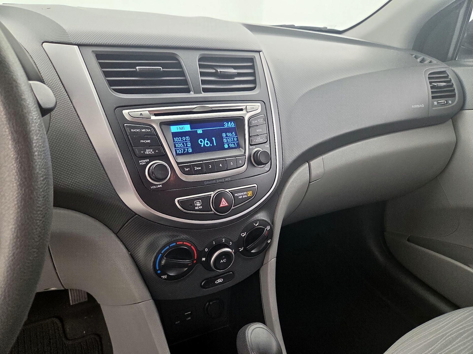 2016 Hyundai Accent SE - Photo 15