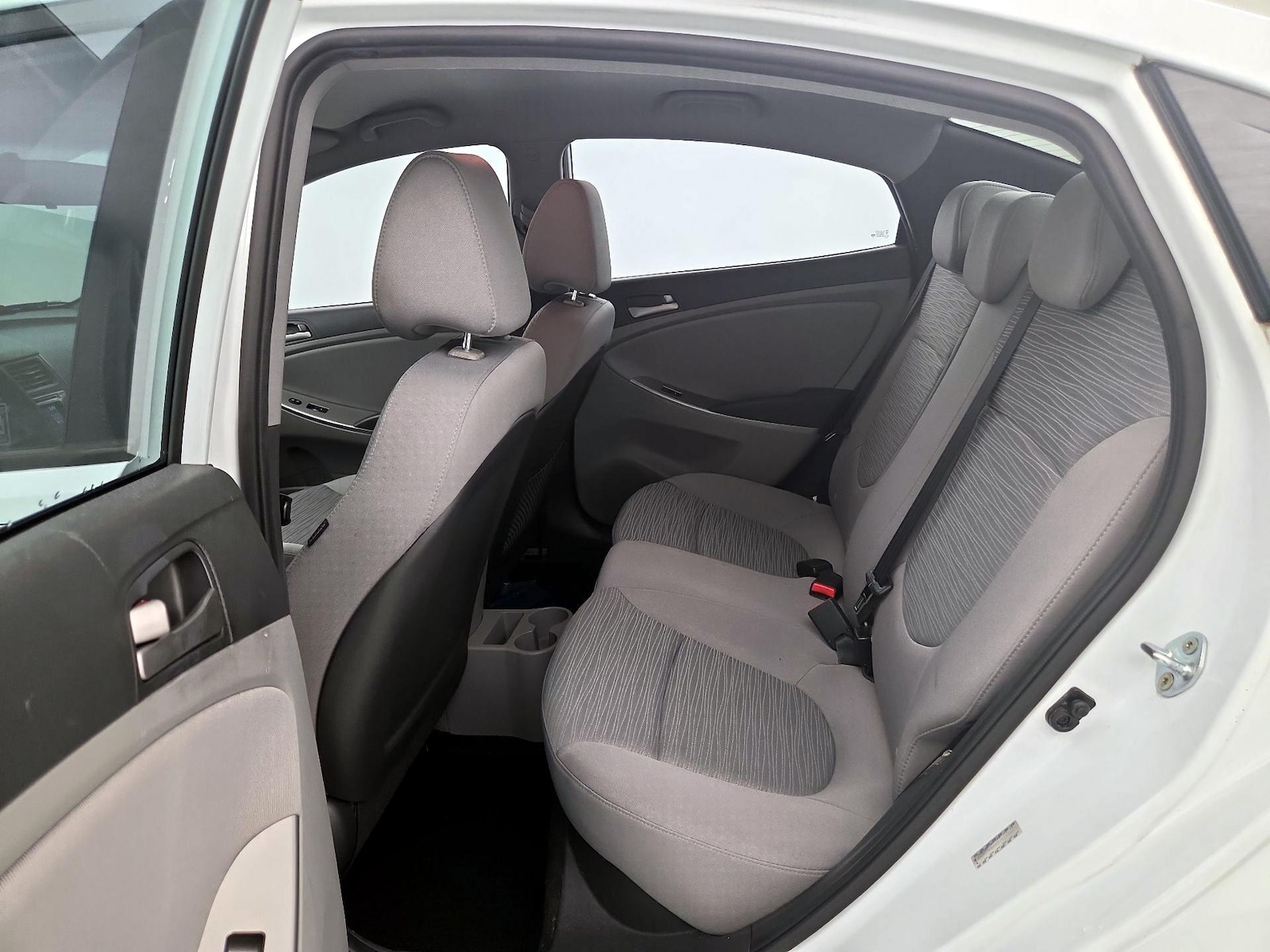 2016 Hyundai Accent SE - Photo 19