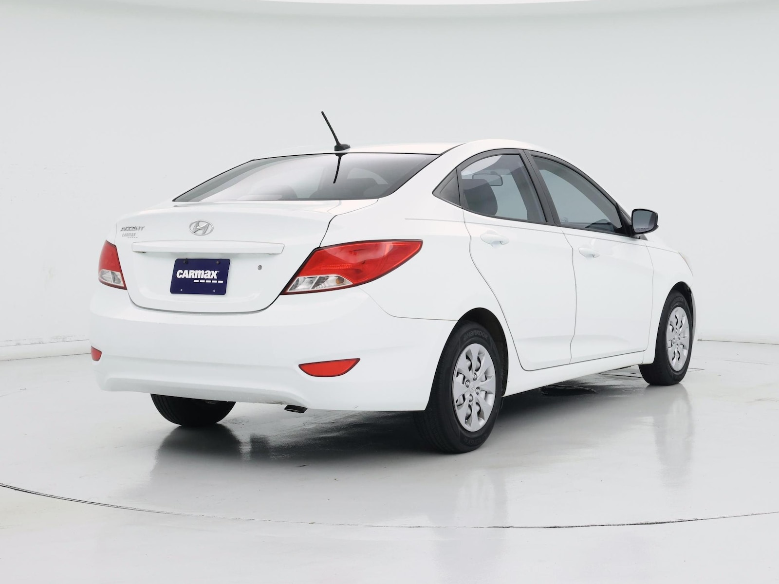 2016 Hyundai Accent SE - Photo 9