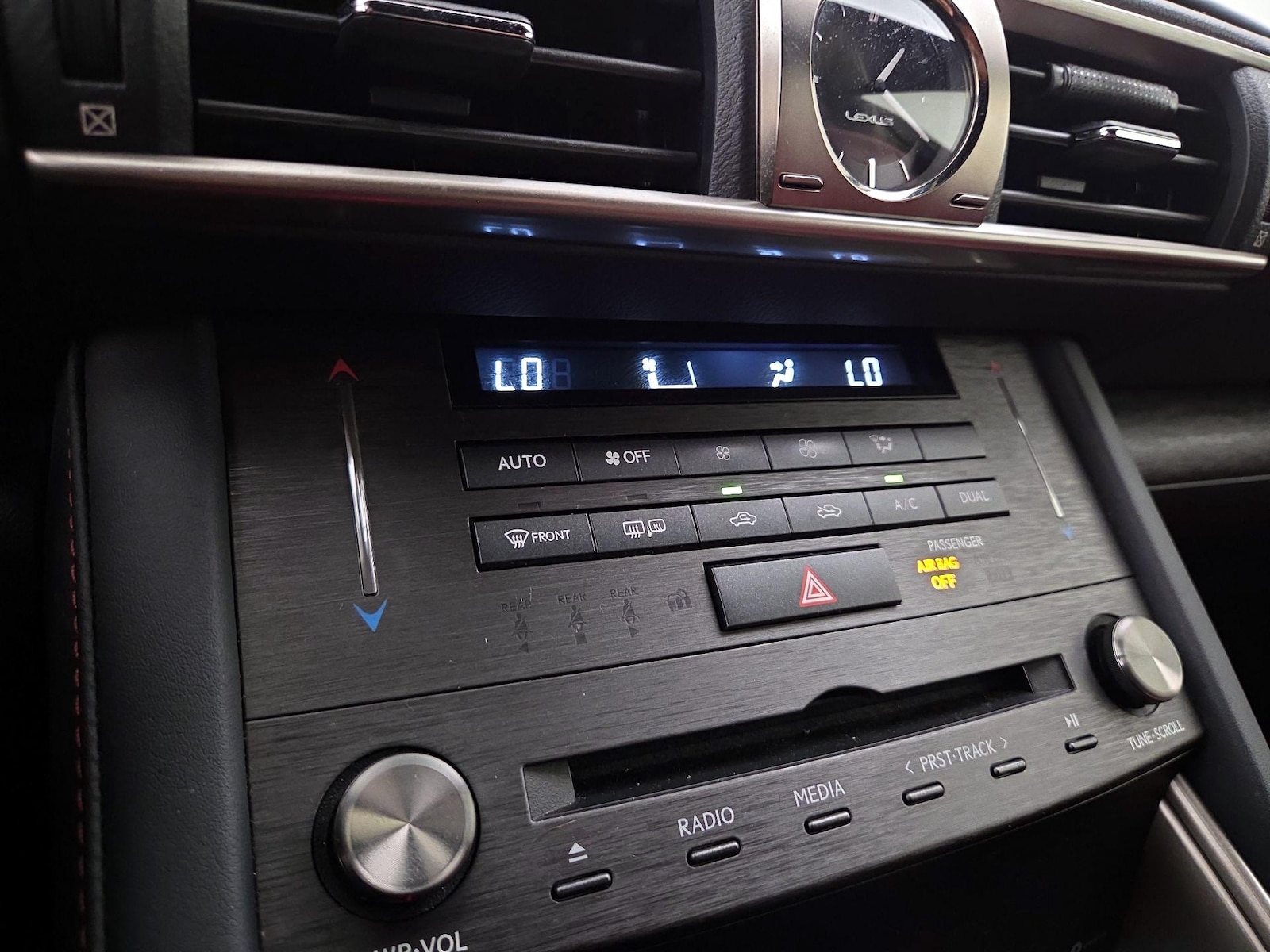 2020 Lexus IS 300 F SPORT - Photo 17