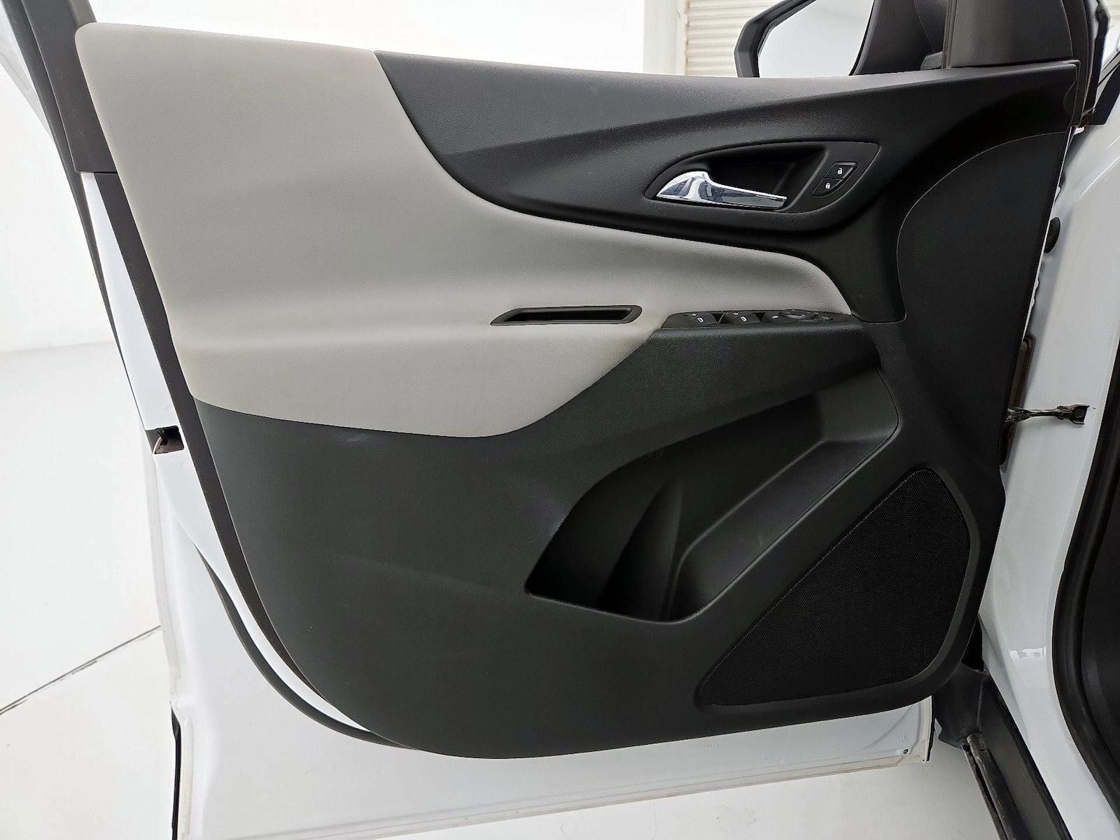 2021 Chevrolet Equinox LS - Photo 11