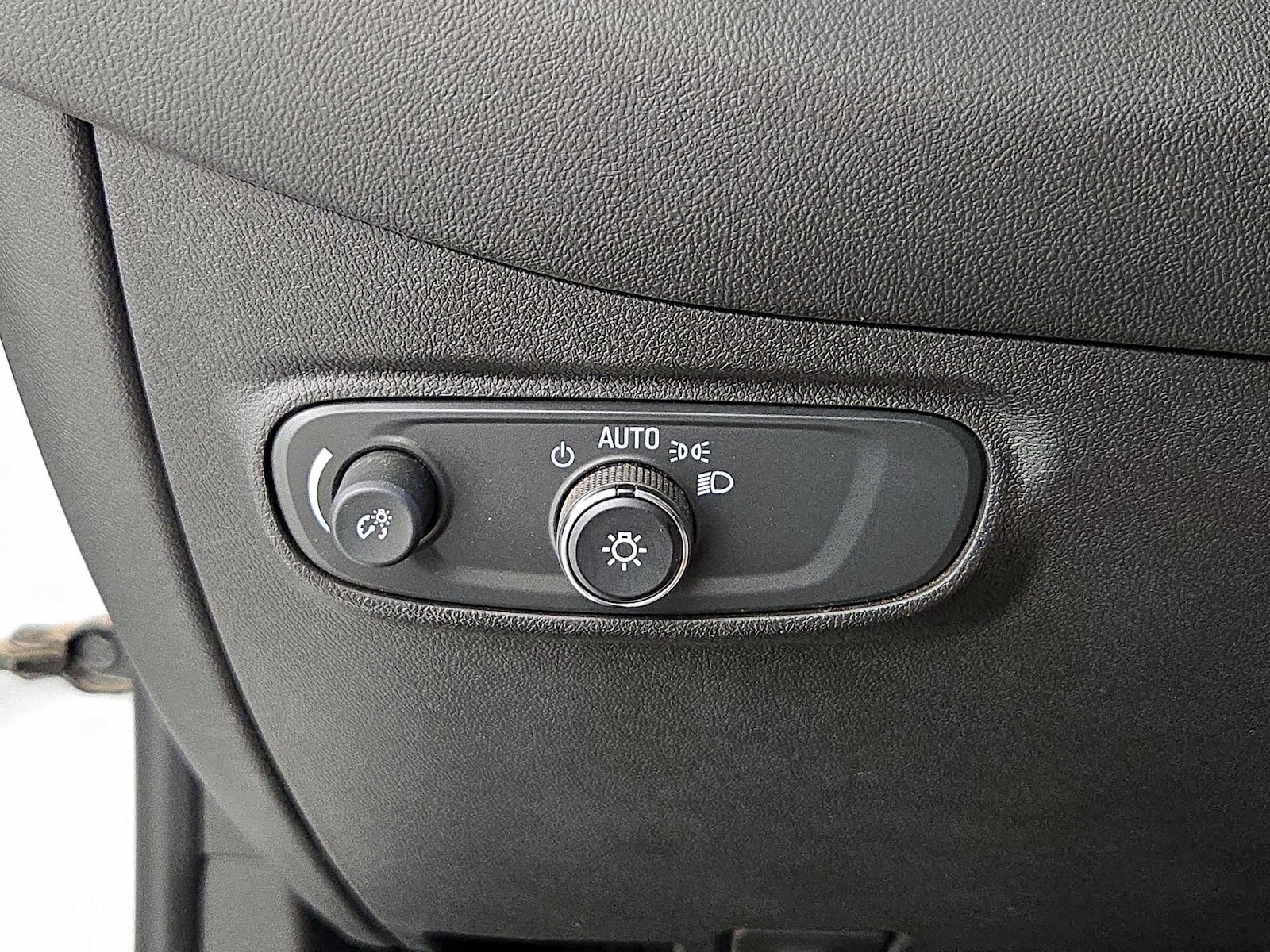 2021 Chevrolet Equinox LS - Photo 12