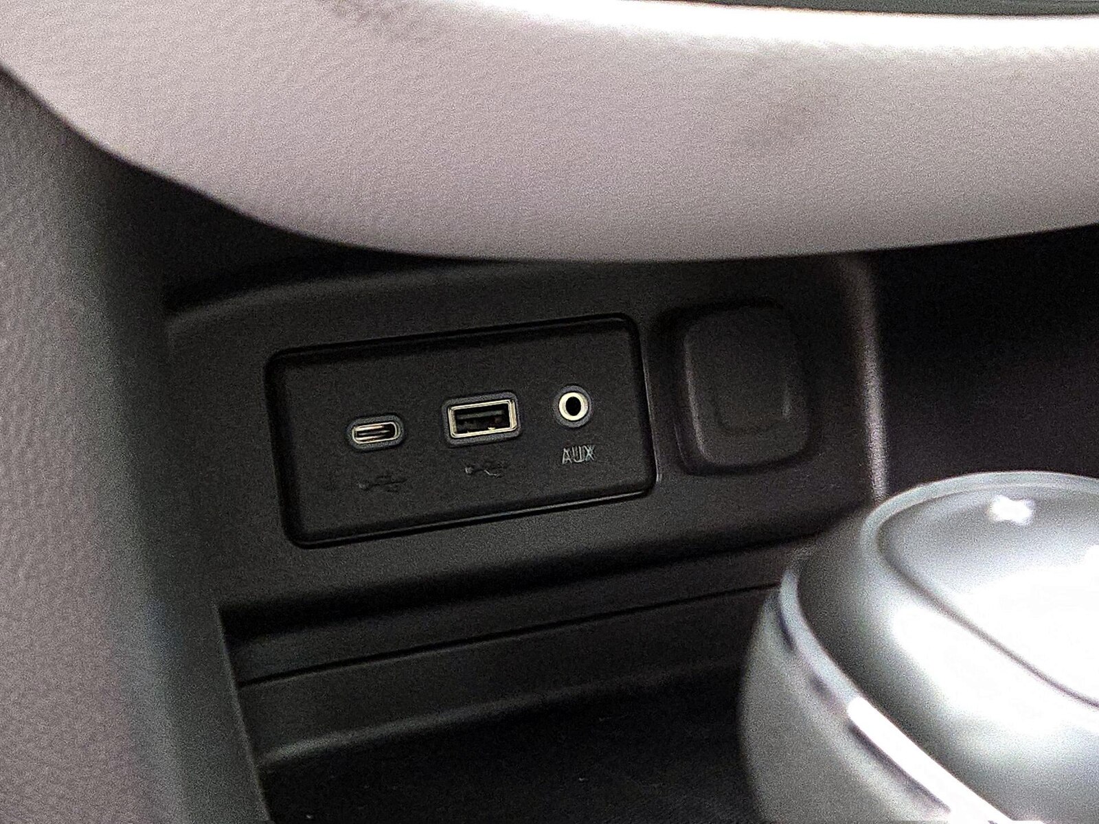 2021 Chevrolet Equinox LS - Photo 17