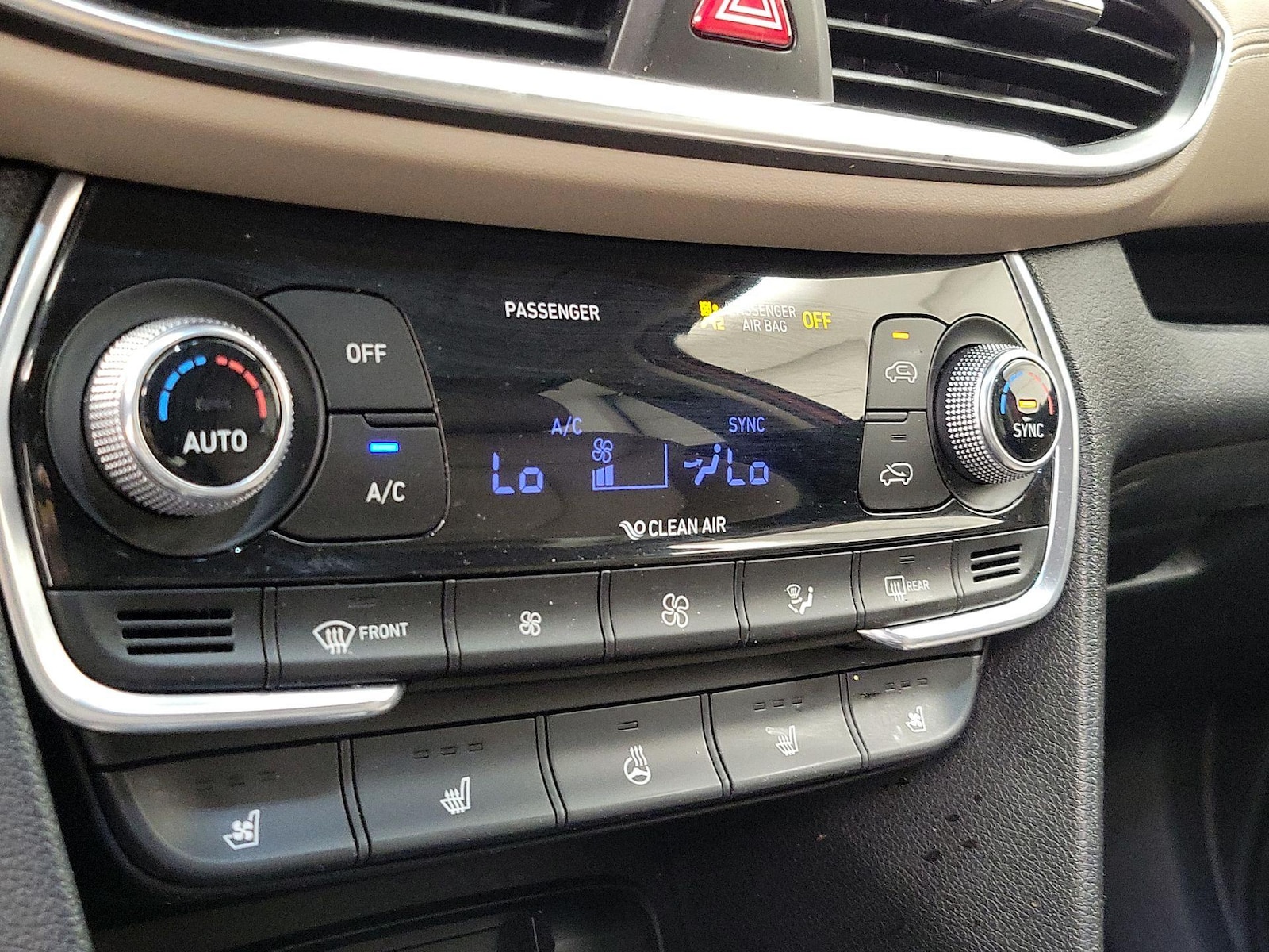 2020 Hyundai Santa Fe Limited - Photo 18