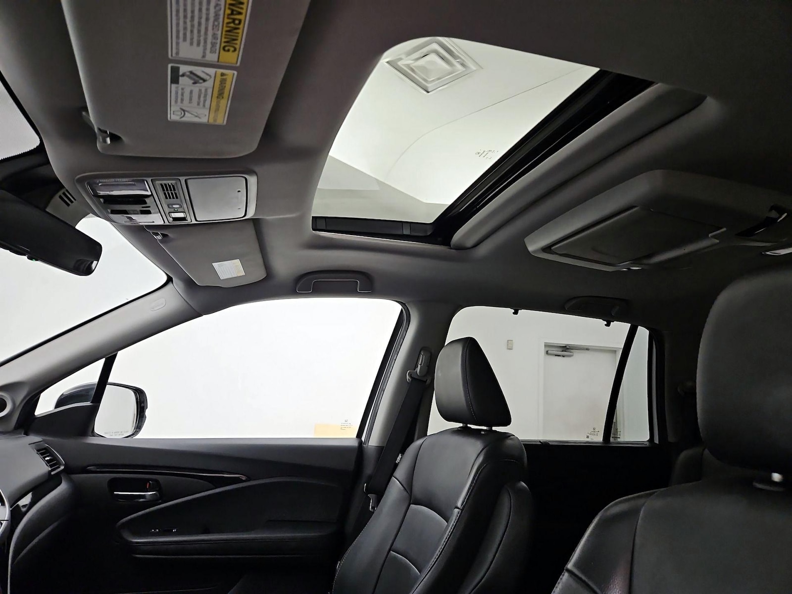 Sunroof(s) & Overhead Airbags