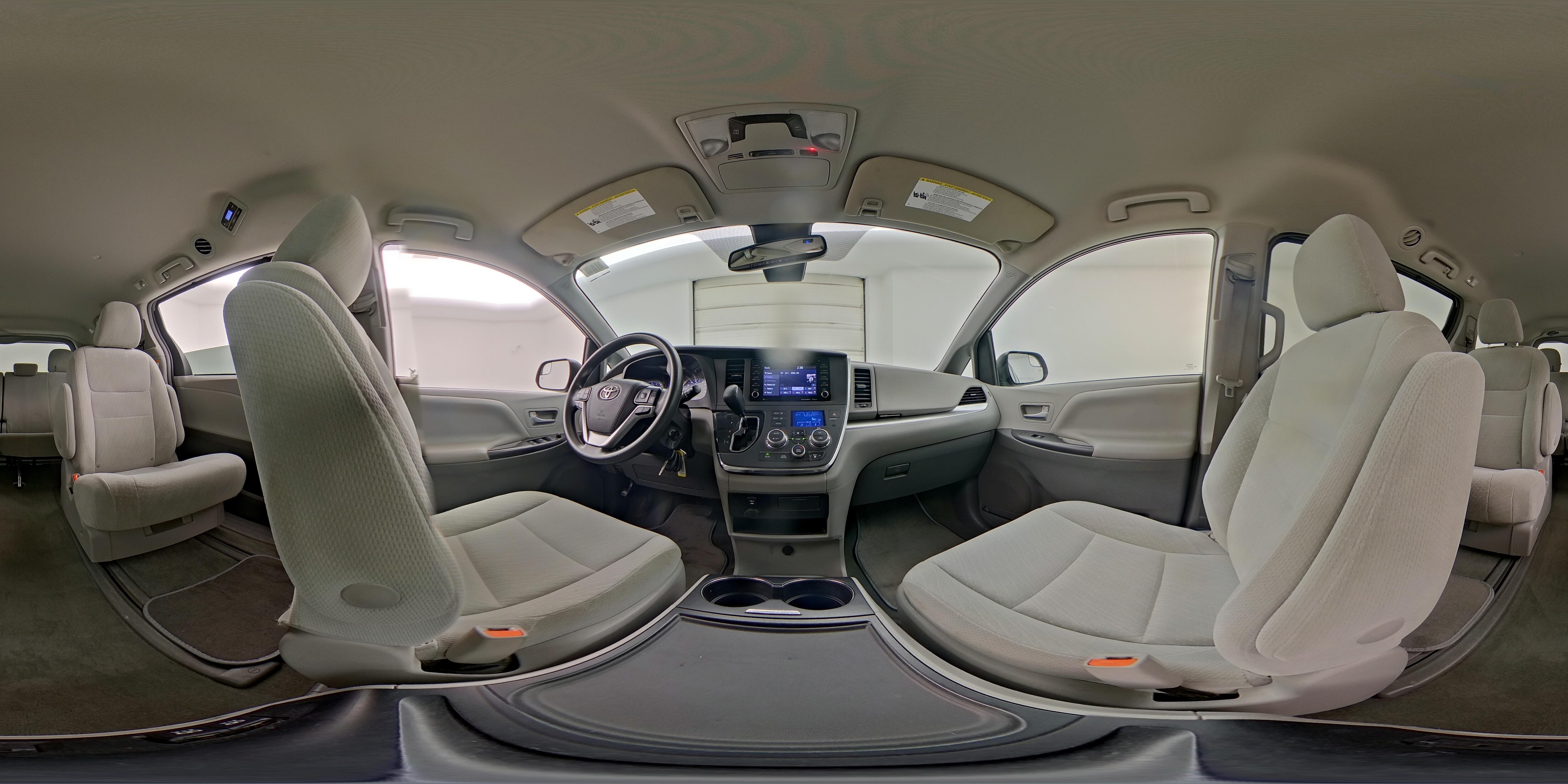 2018 Toyota Sienna LE - Photo 26