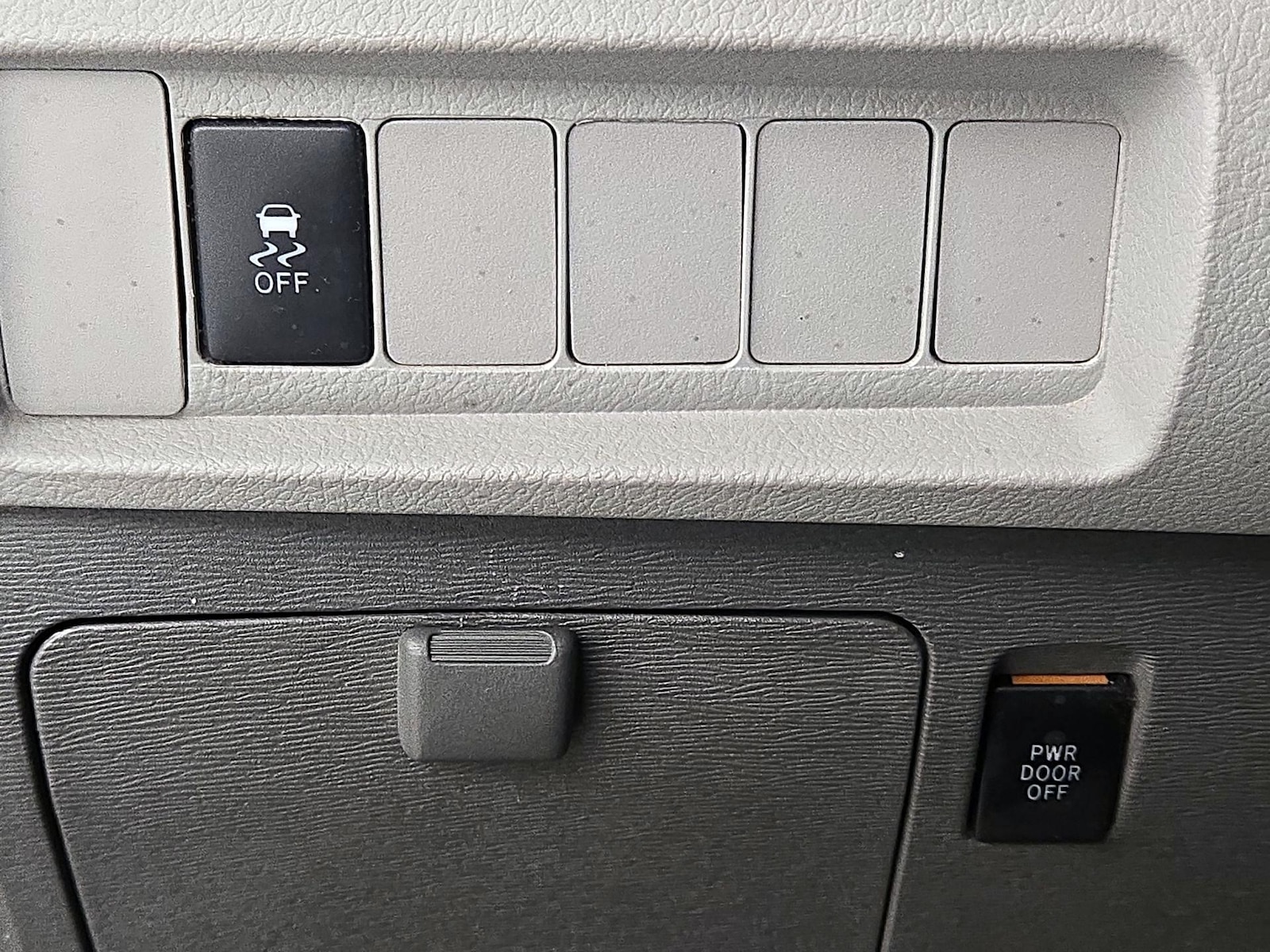 2018 Toyota Sienna LE - Photo 14