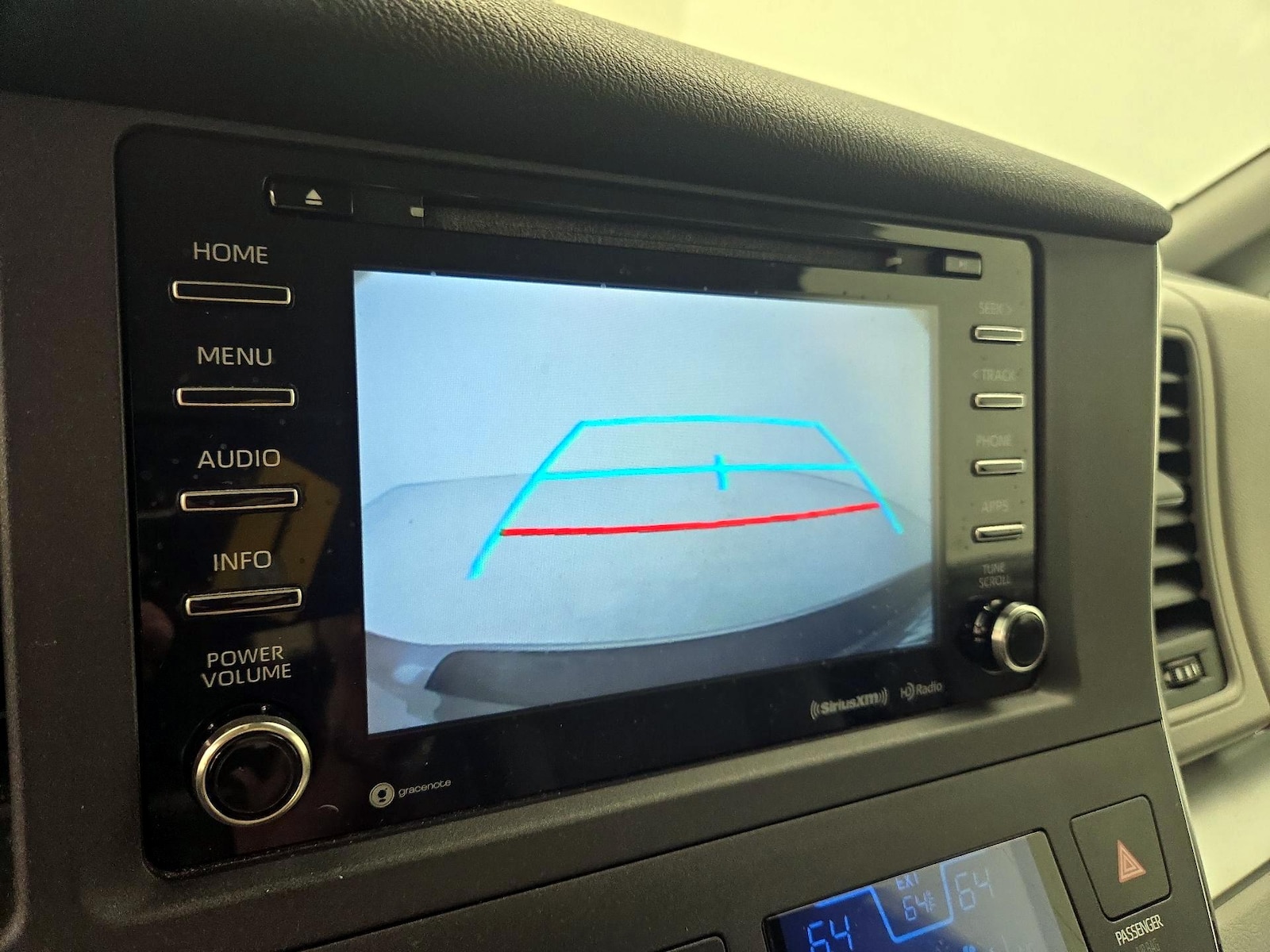2018 Toyota Sienna LE - Photo 15