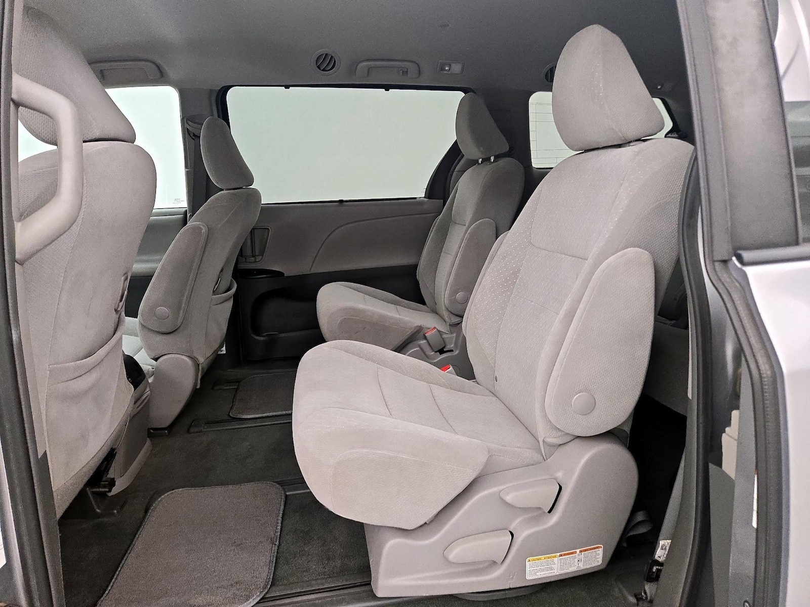 2018 Toyota Sienna LE - Photo 20