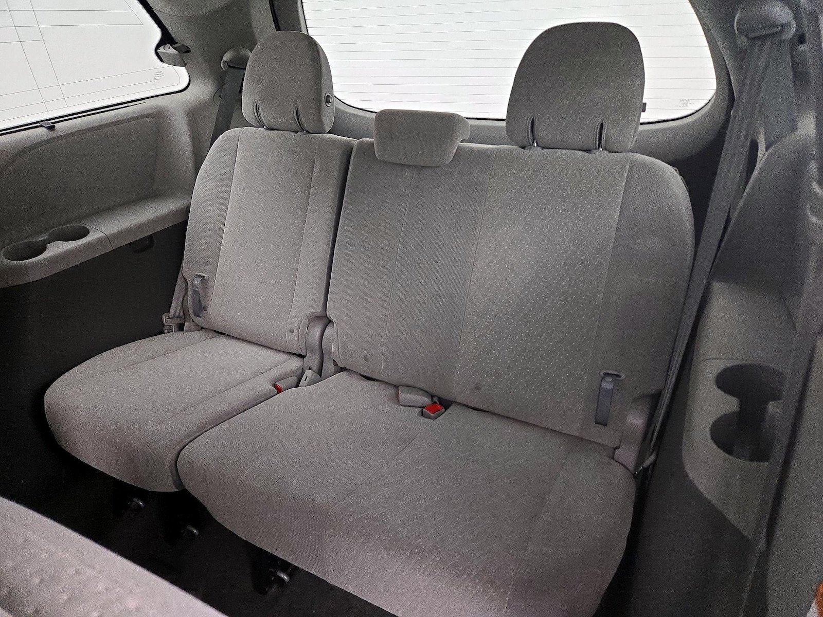 2018 Toyota Sienna LE - Photo 21