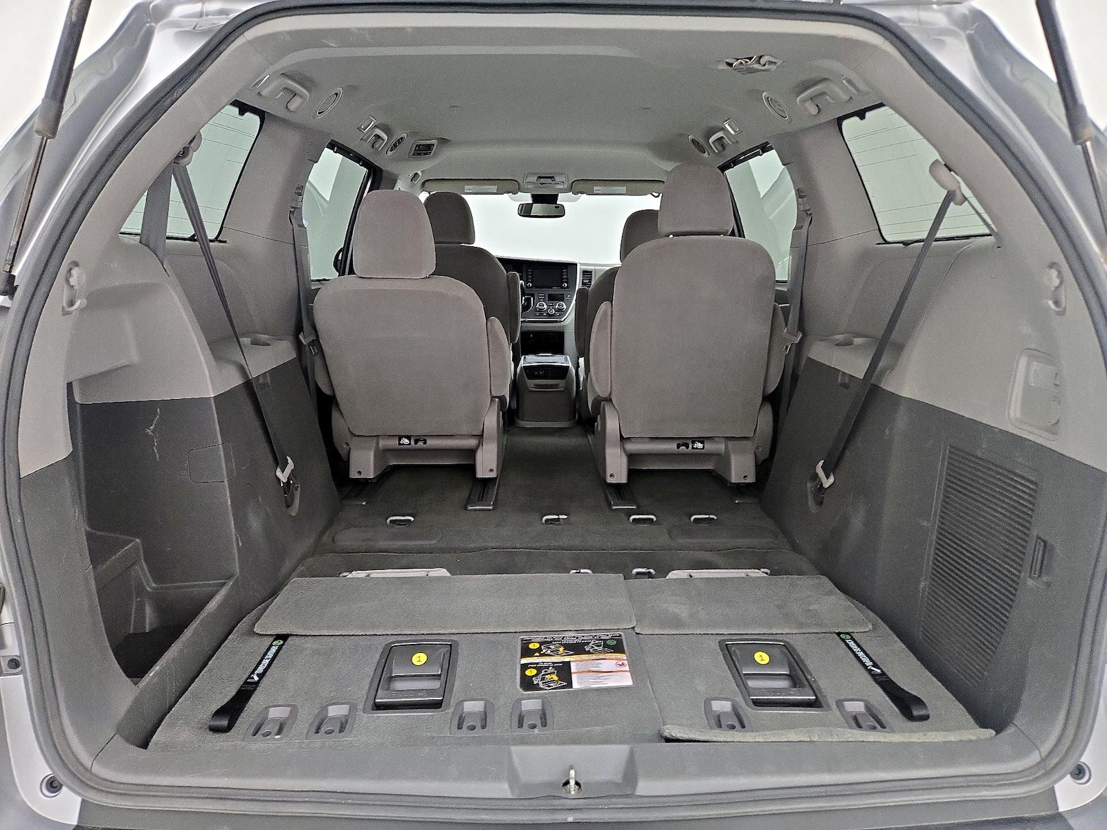 2018 Toyota Sienna LE - Photo 23
