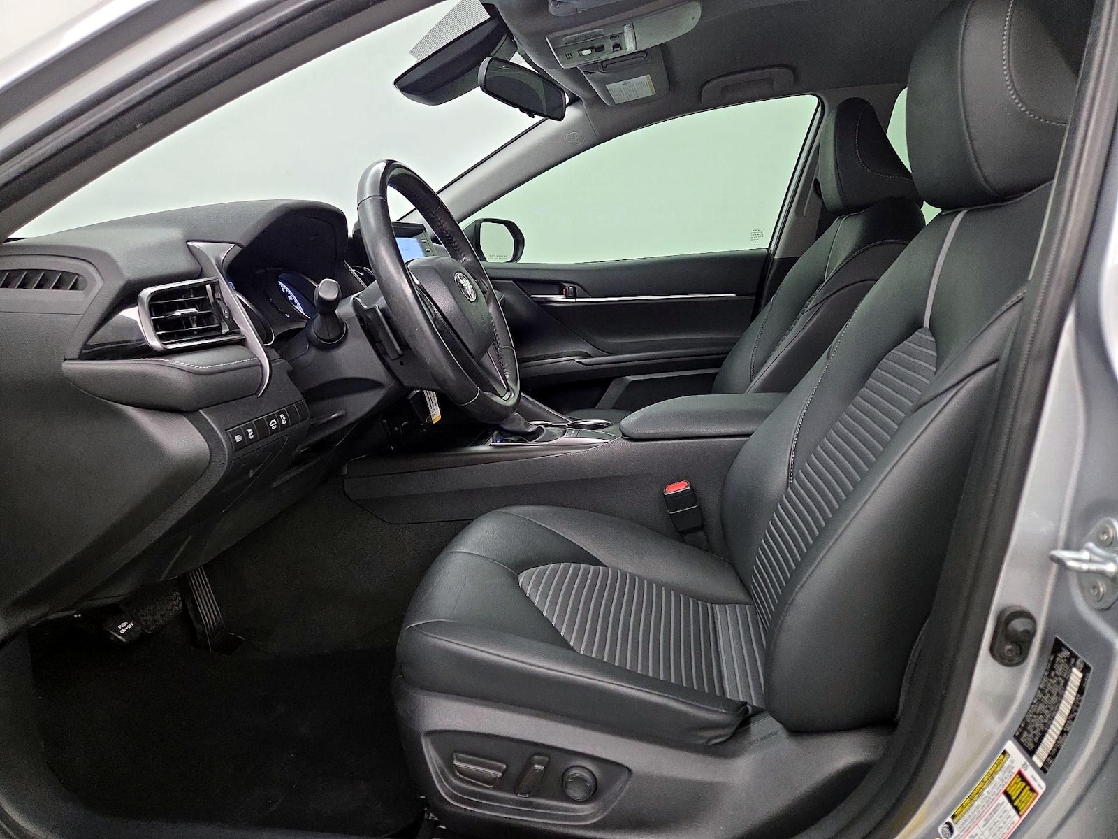 2023 Toyota Camry SE - Photo 12