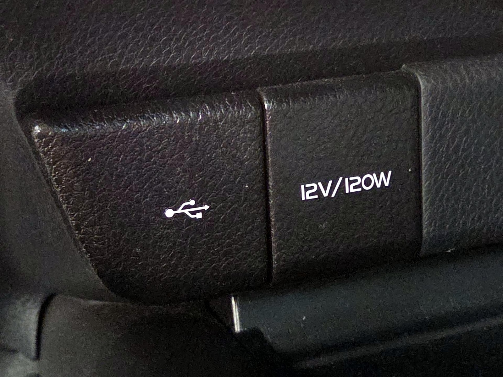 2023 Toyota Camry SE - Photo 19