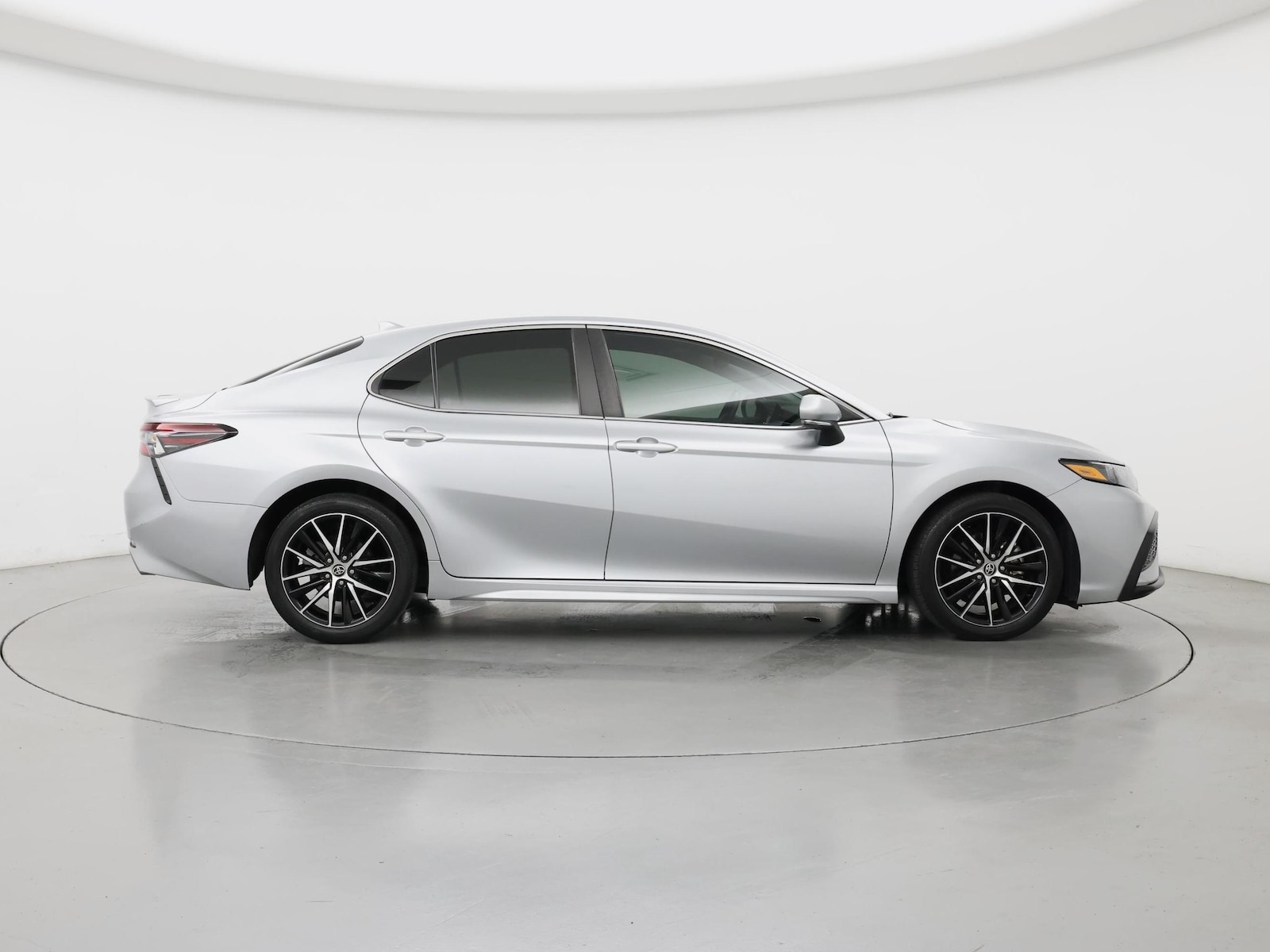 2023 Toyota Camry SE - Photo 8