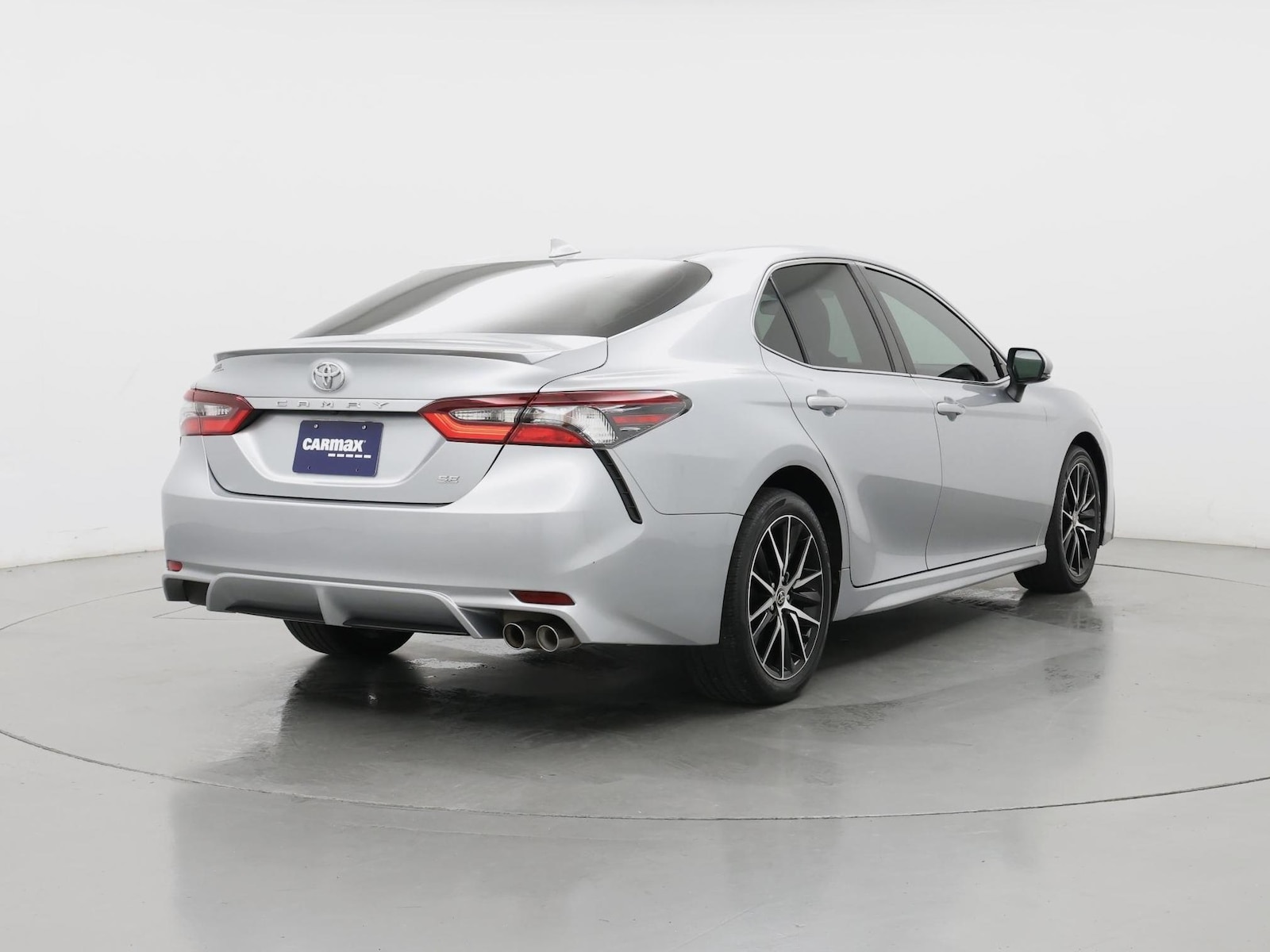 2023 Toyota Camry SE - Photo 9