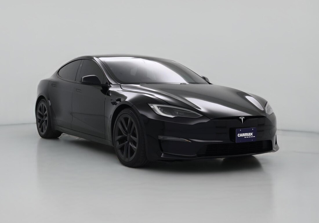 2022 Tesla Model S Long Range in Black — CarMax photo