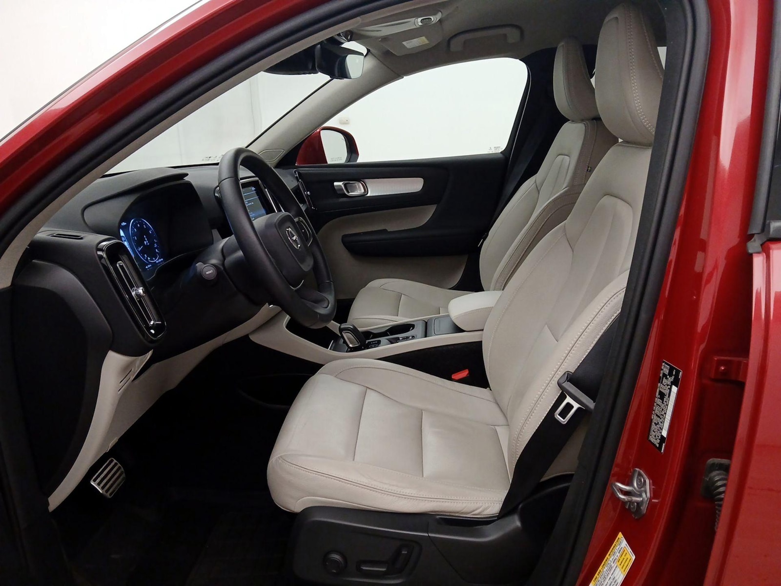 Power Seat(s) & Leather Seats
