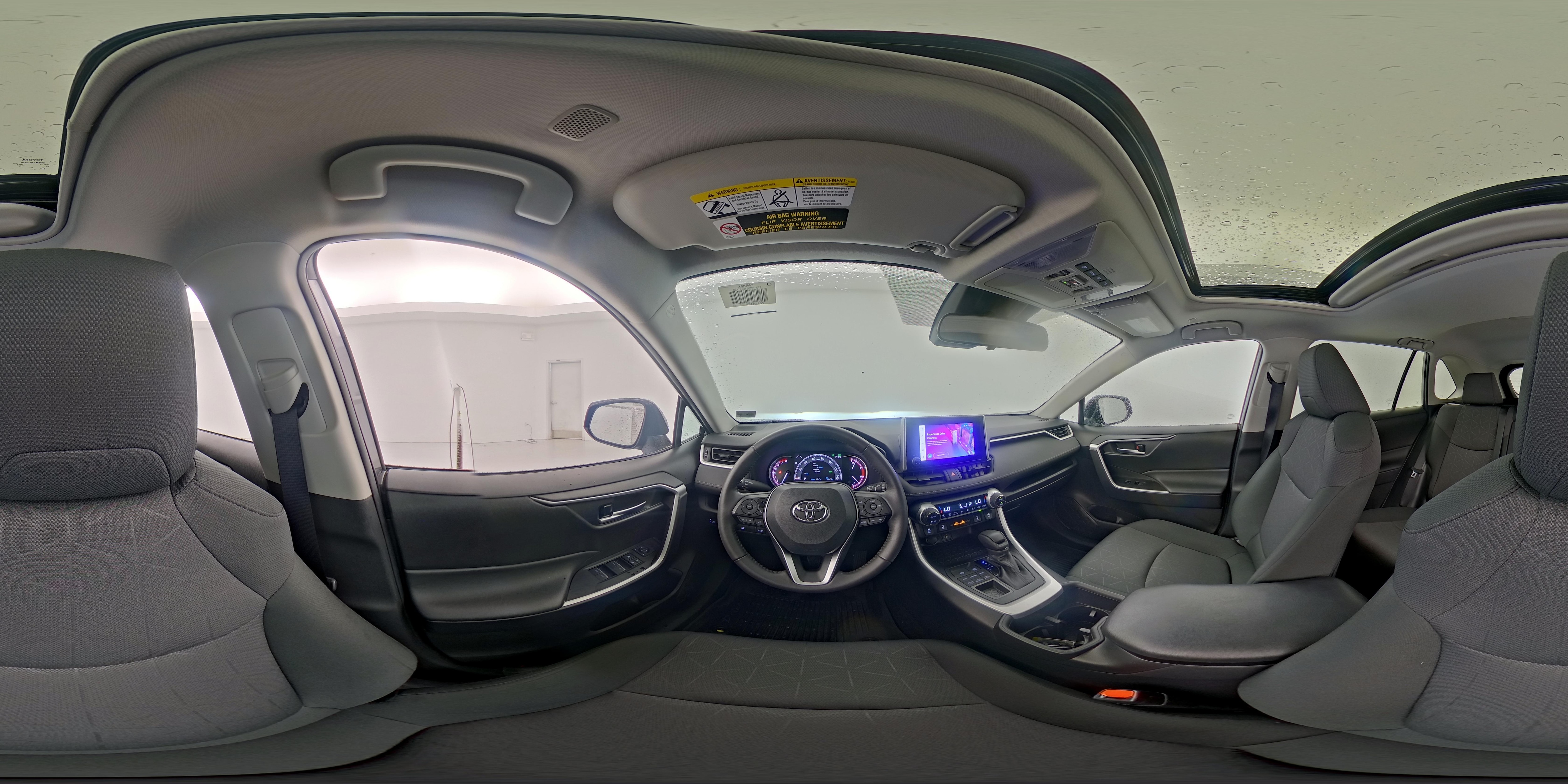 2024 Toyota RAV4 XLE - Photo 27