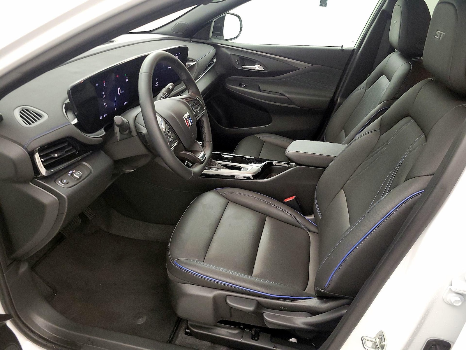 Side Airbags & Leatherette Seats