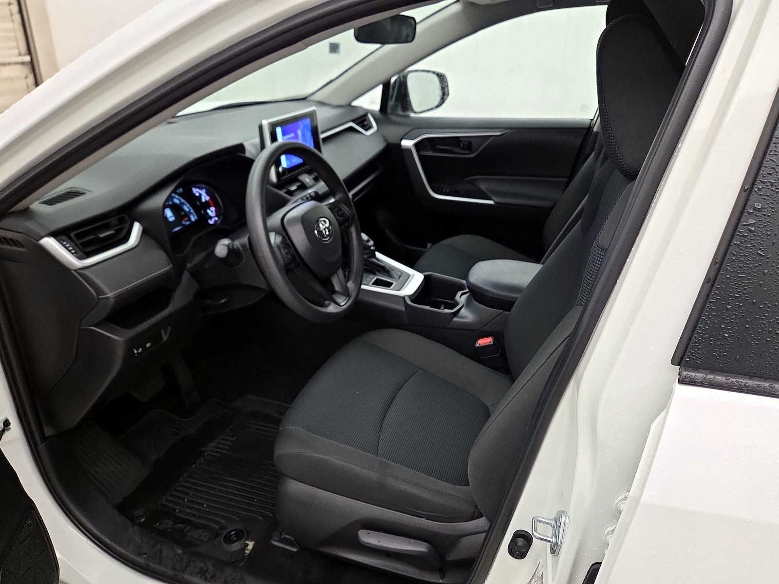 2025 Toyota RAV4 LE - Photo 12