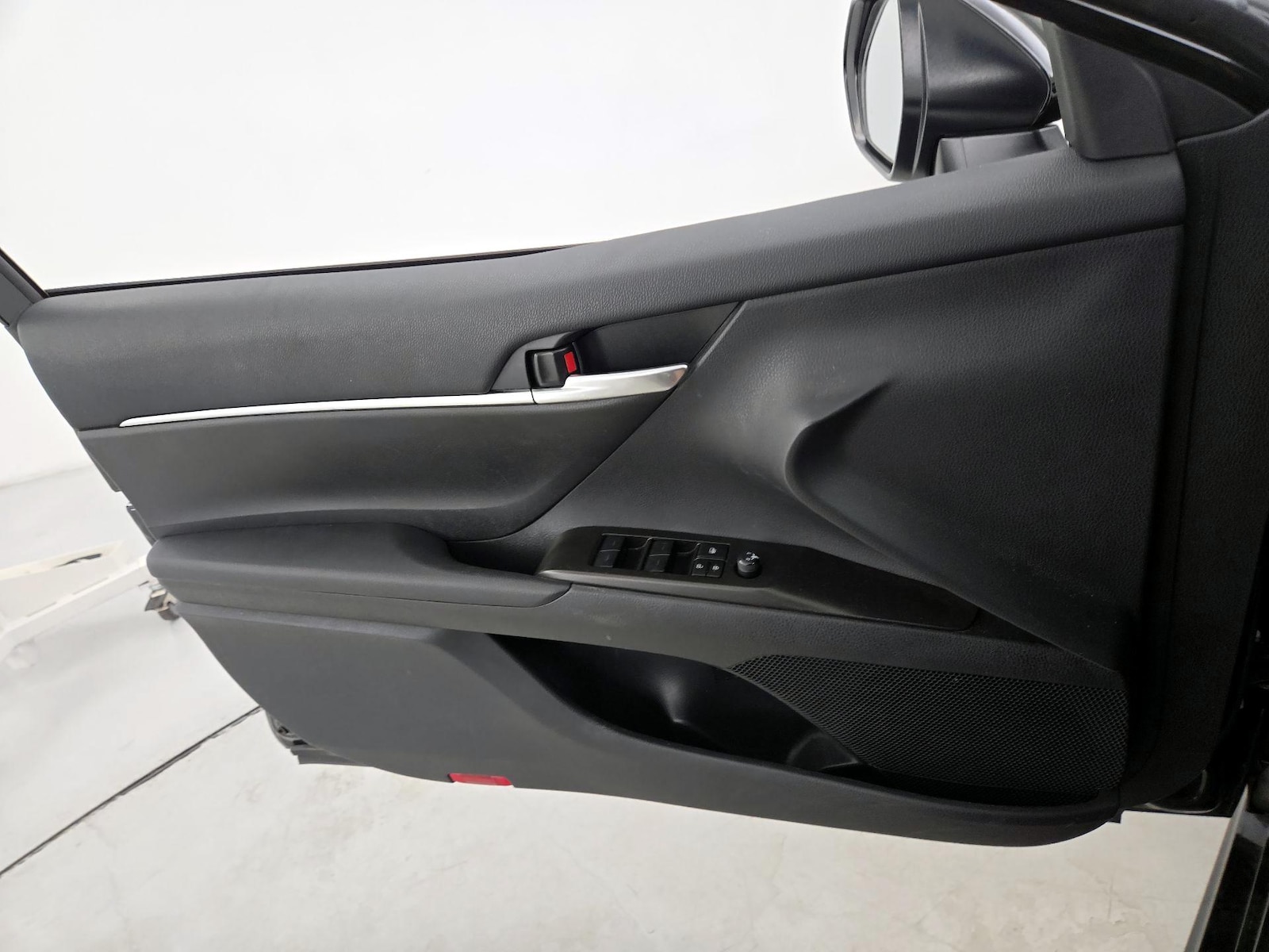 2024 Toyota Camry SE - Photo 13