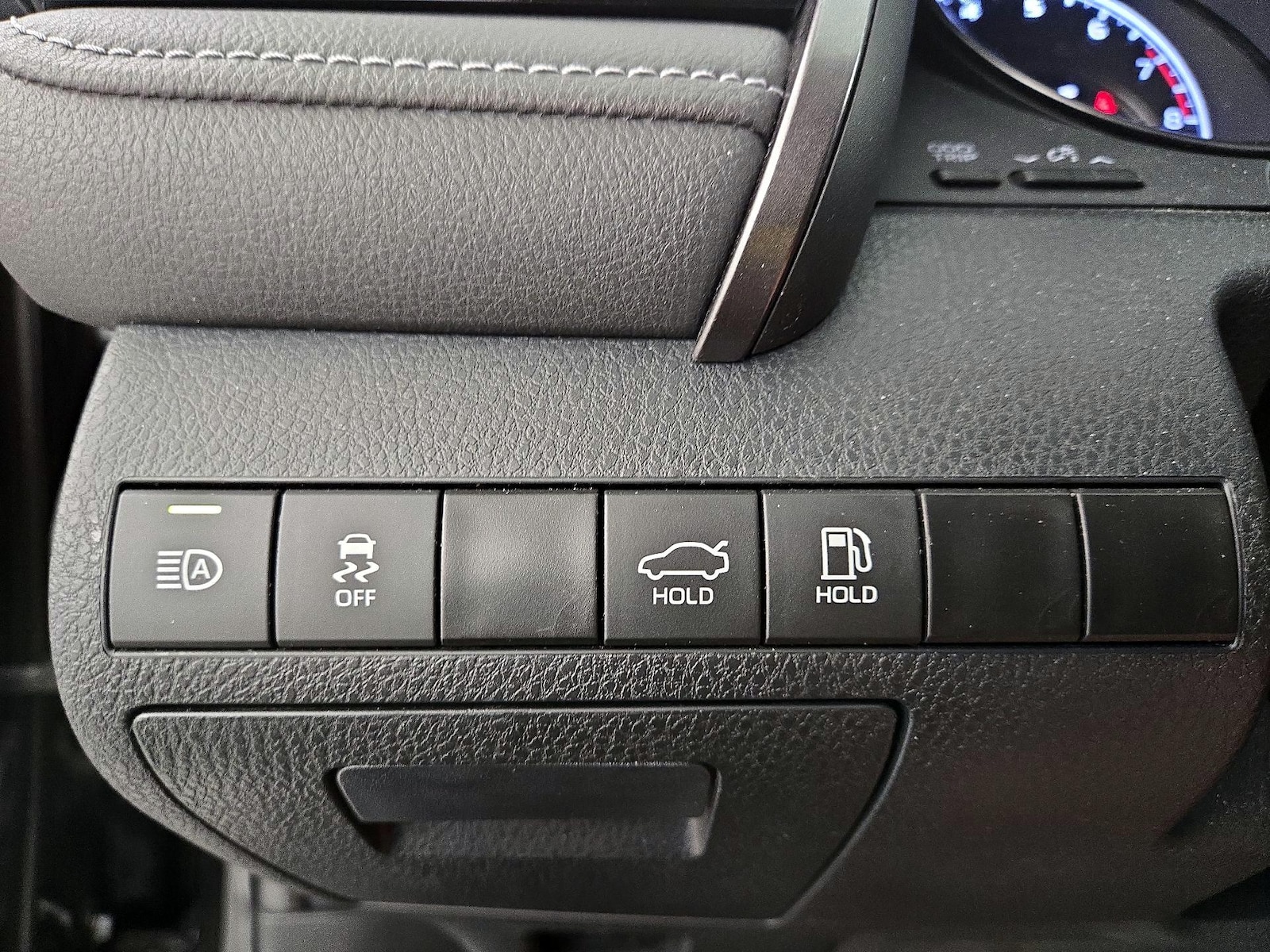 2024 Toyota Camry SE - Photo 14