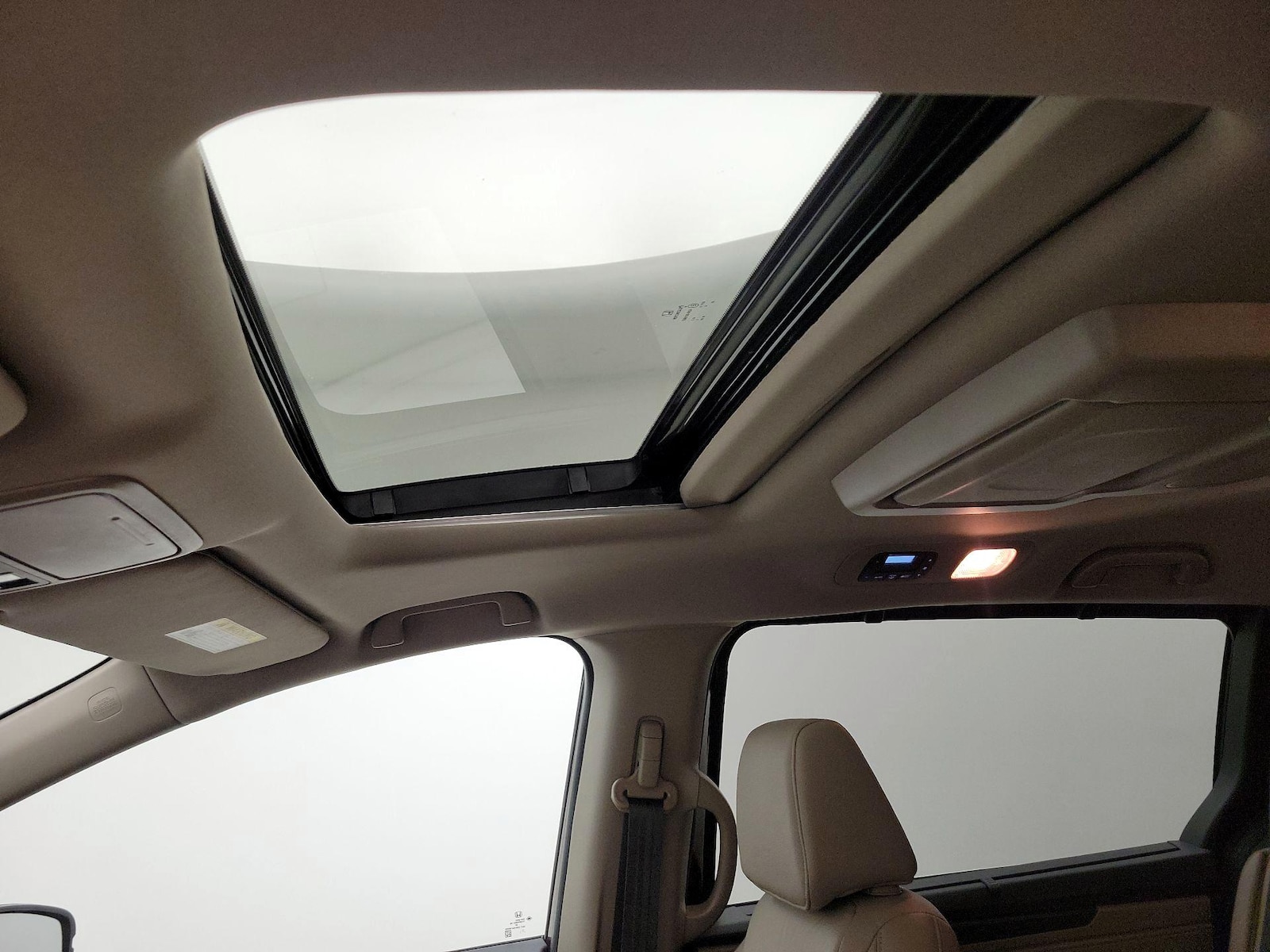 Sunroof(s) & Overhead Airbags
