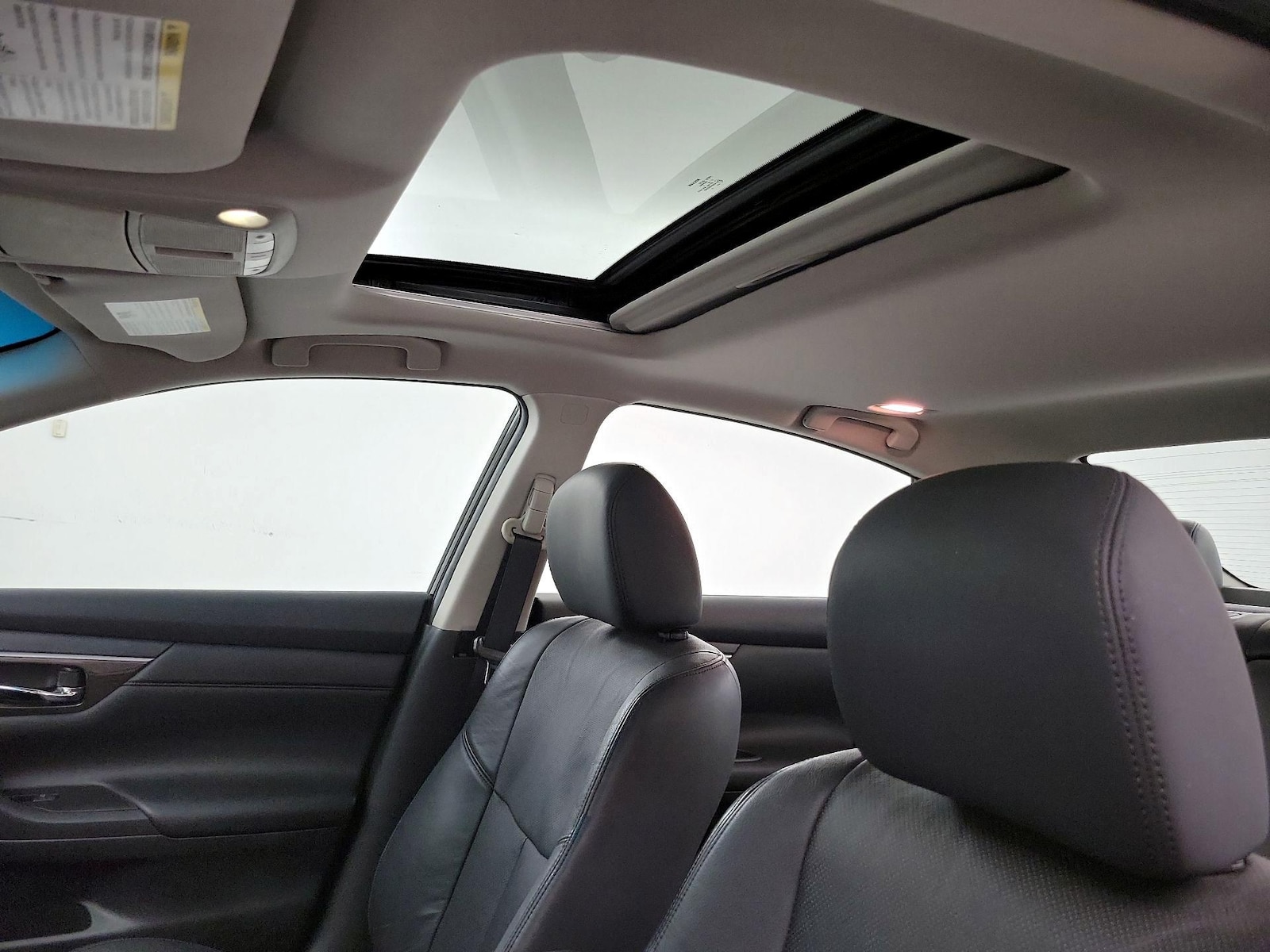 Sunroof(s) & Overhead Airbags