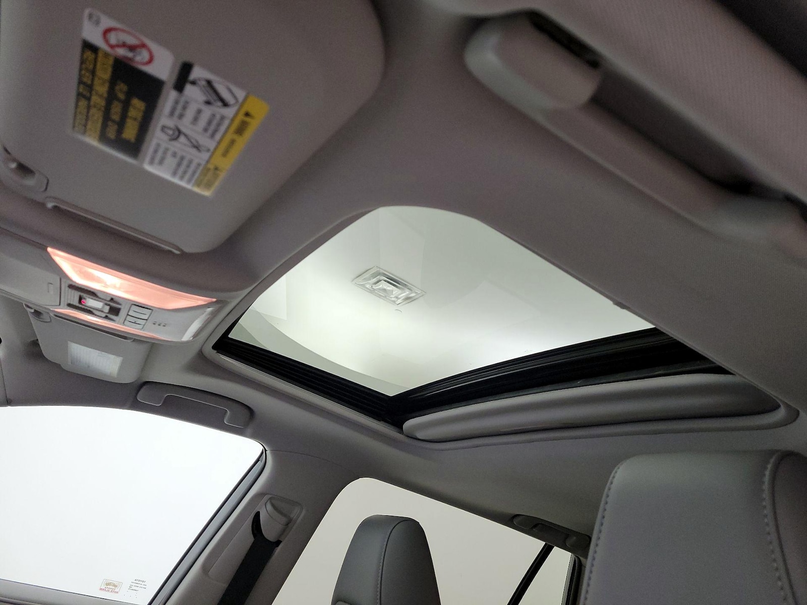 Sunroof(s) & Overhead Airbags