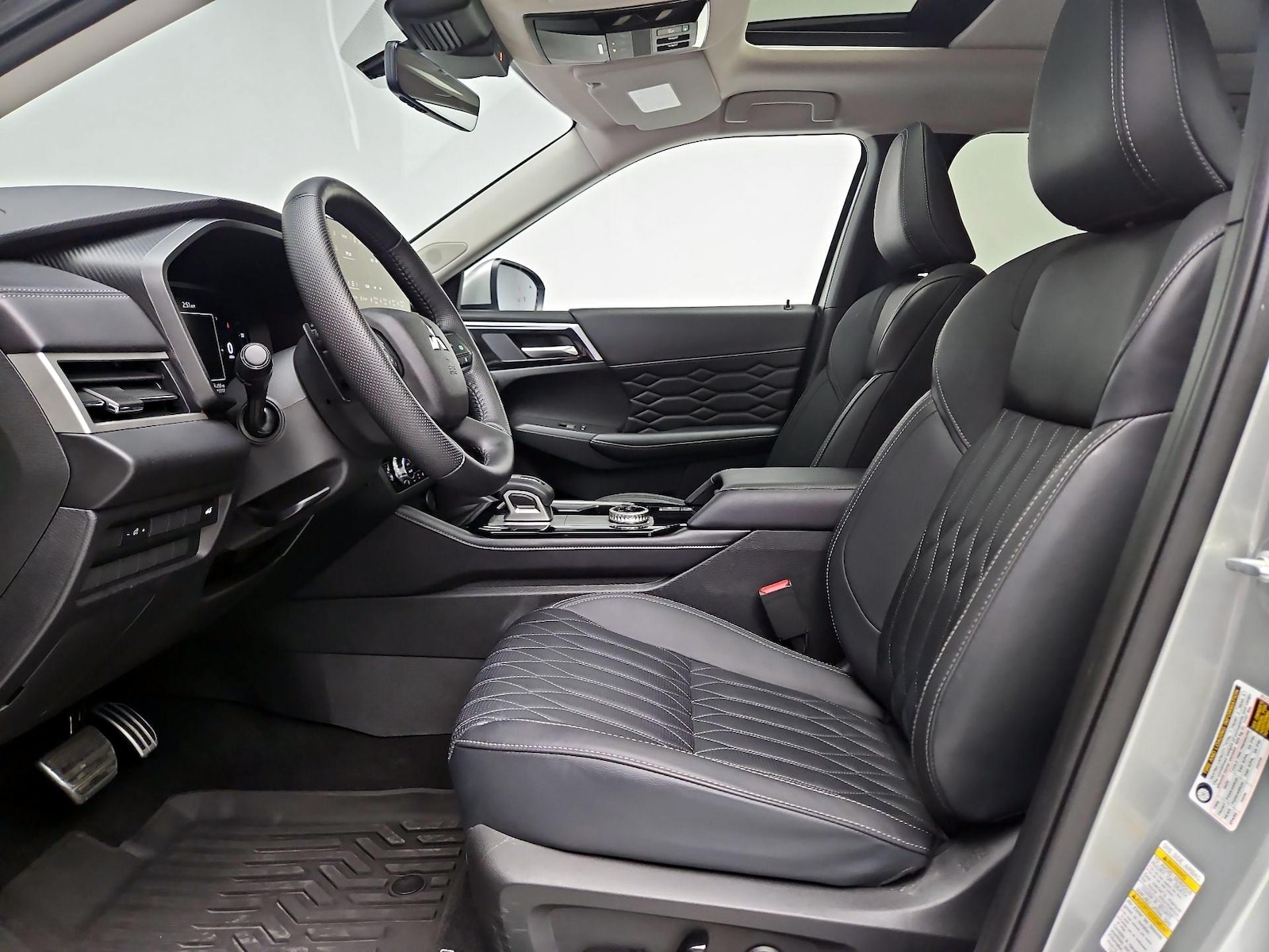 2025 Mitsubishi Outlander SEL - Photo 12