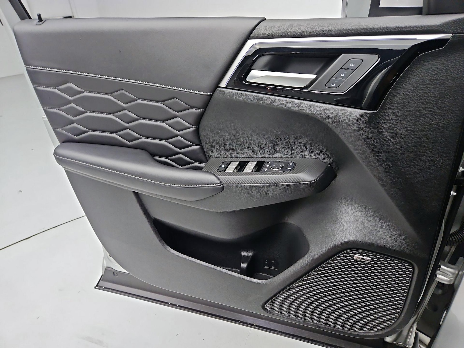 2025 Mitsubishi Outlander SEL - Photo 13
