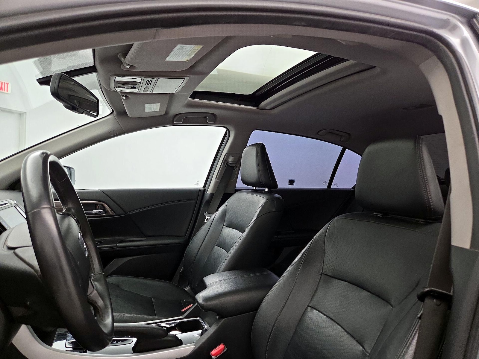 Sunroof(s) & Overhead Airbags
